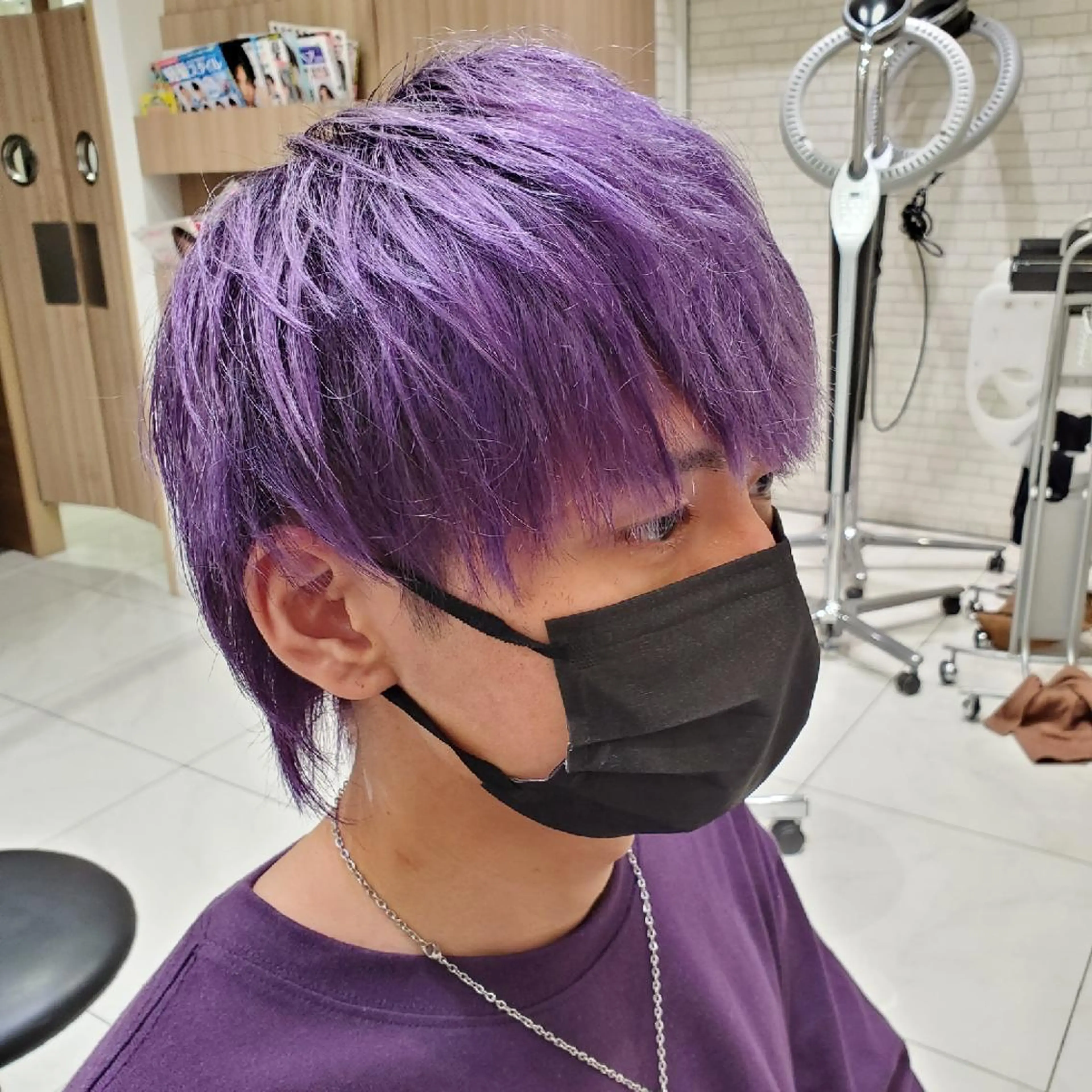 カラー ショート アッシュ ブリーチ イルミナカラー パープルカラー パープルアッシュ 中村 和貴のヘアスタイル