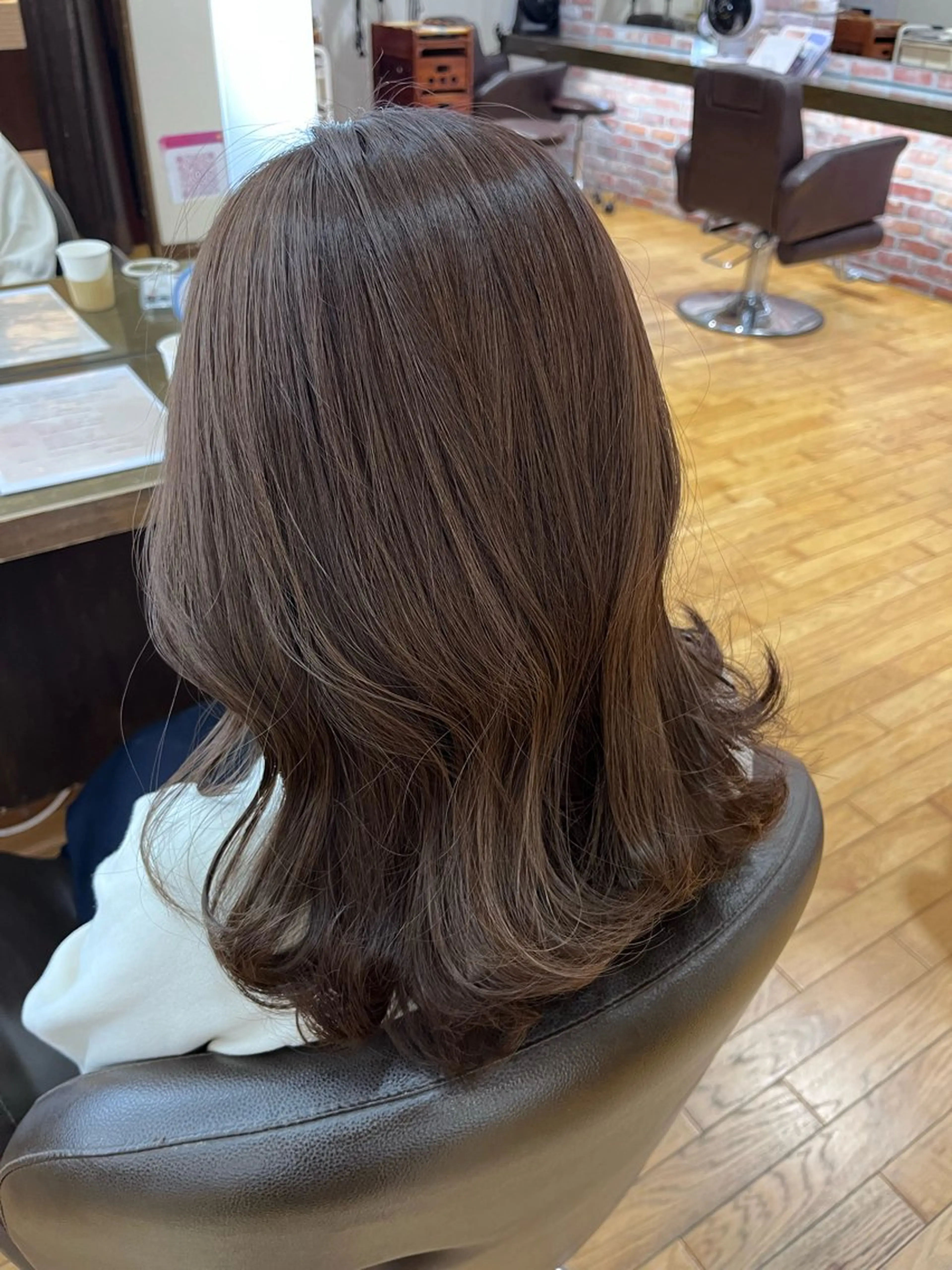 ミディアム カラー ベージュカラー ラベンダーカラー ラベンダーベージュ カット ヘアカラー トリートメント 透明感カラー/ 岡田澪香のヘアスタイル