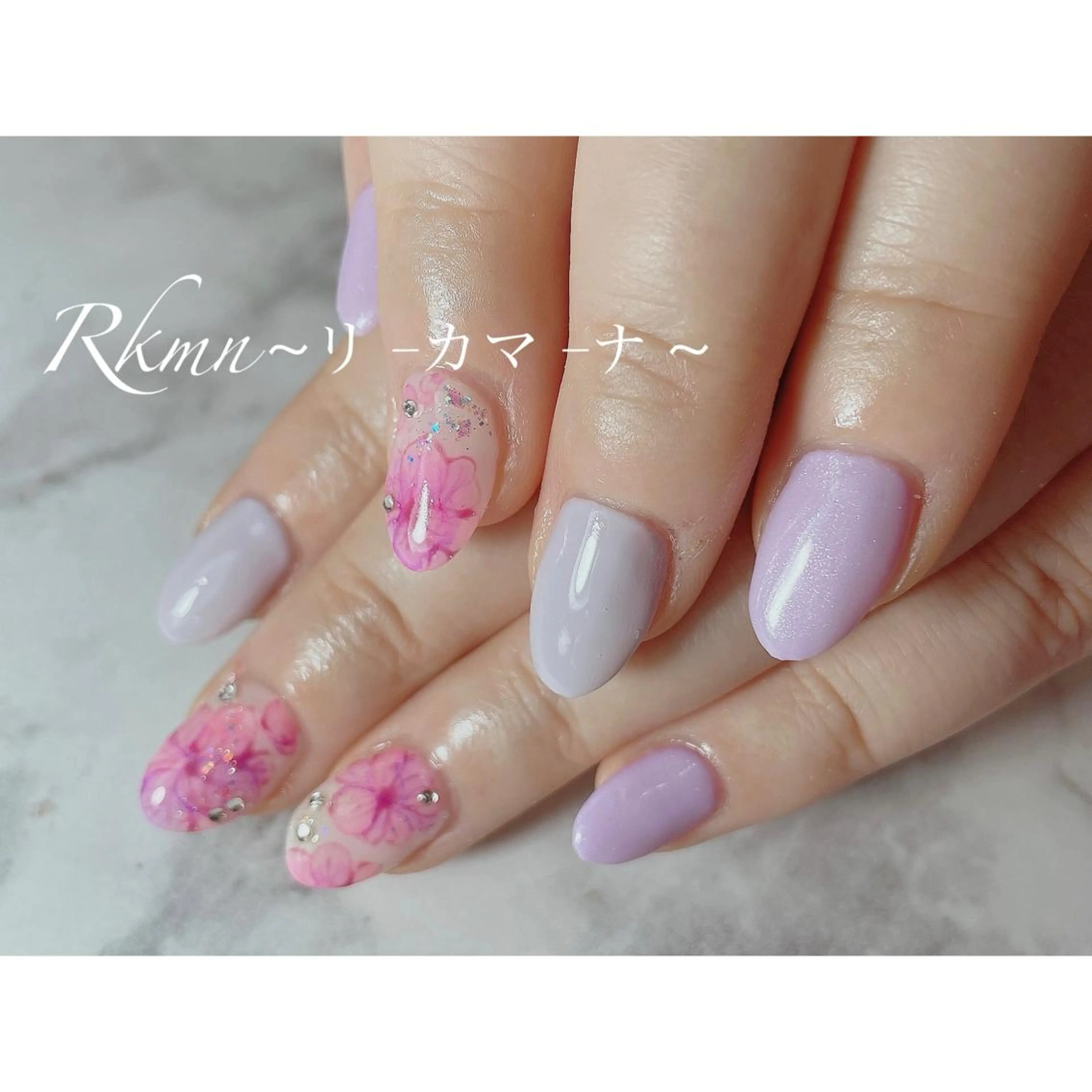 ネイル アートネイル フラワーネイル パープル 春ネイル ハンドネイル フットネイル ハンドケア Rkmn ~リ-カマ-ナ~のネイルデザイン