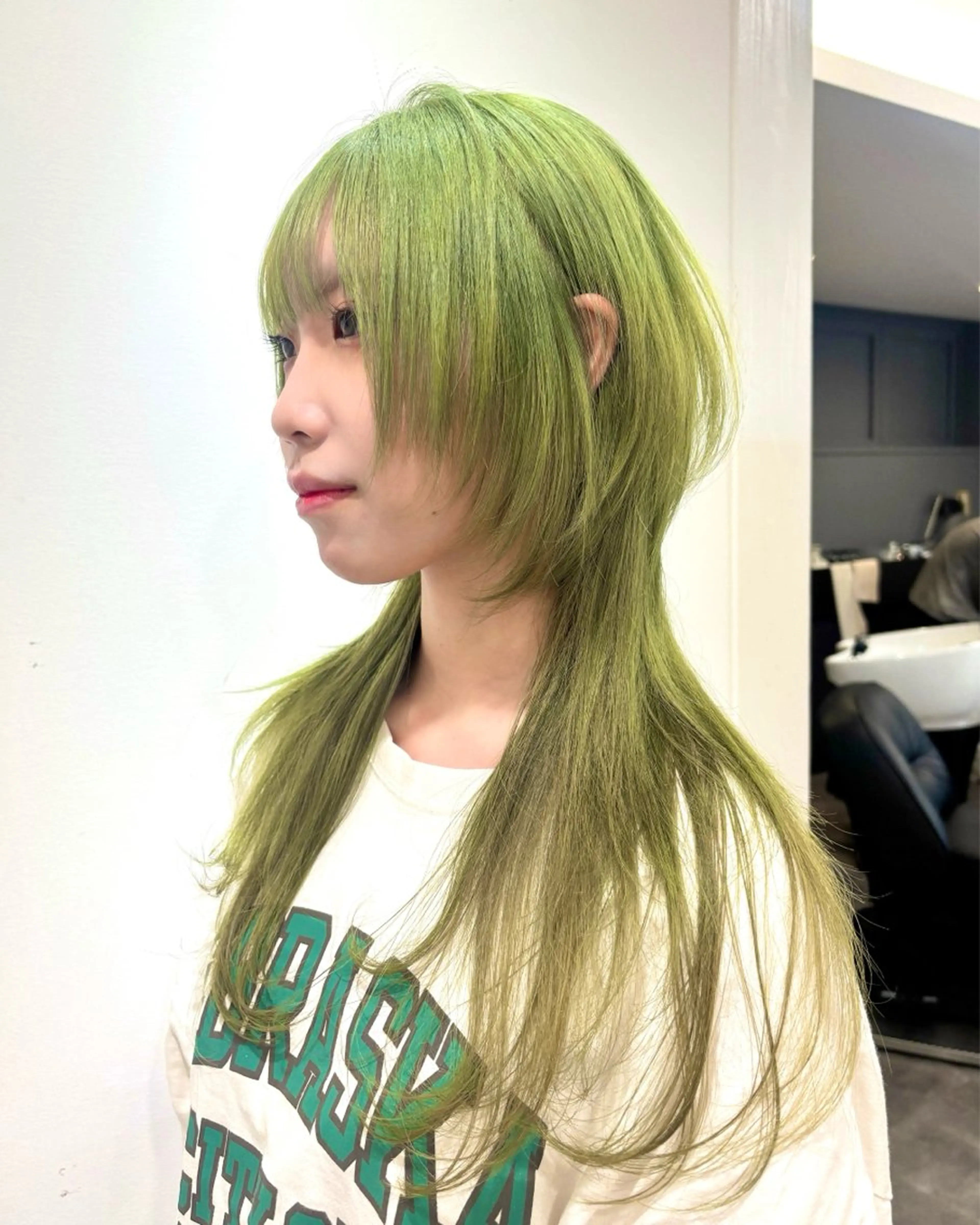 ロング レイヤーカット ウルフカット ウルフレイヤー カット ヘアカラー トリートメント ハイトーン/ウルフ/ レイヤー/Asukaのヘアスタイル