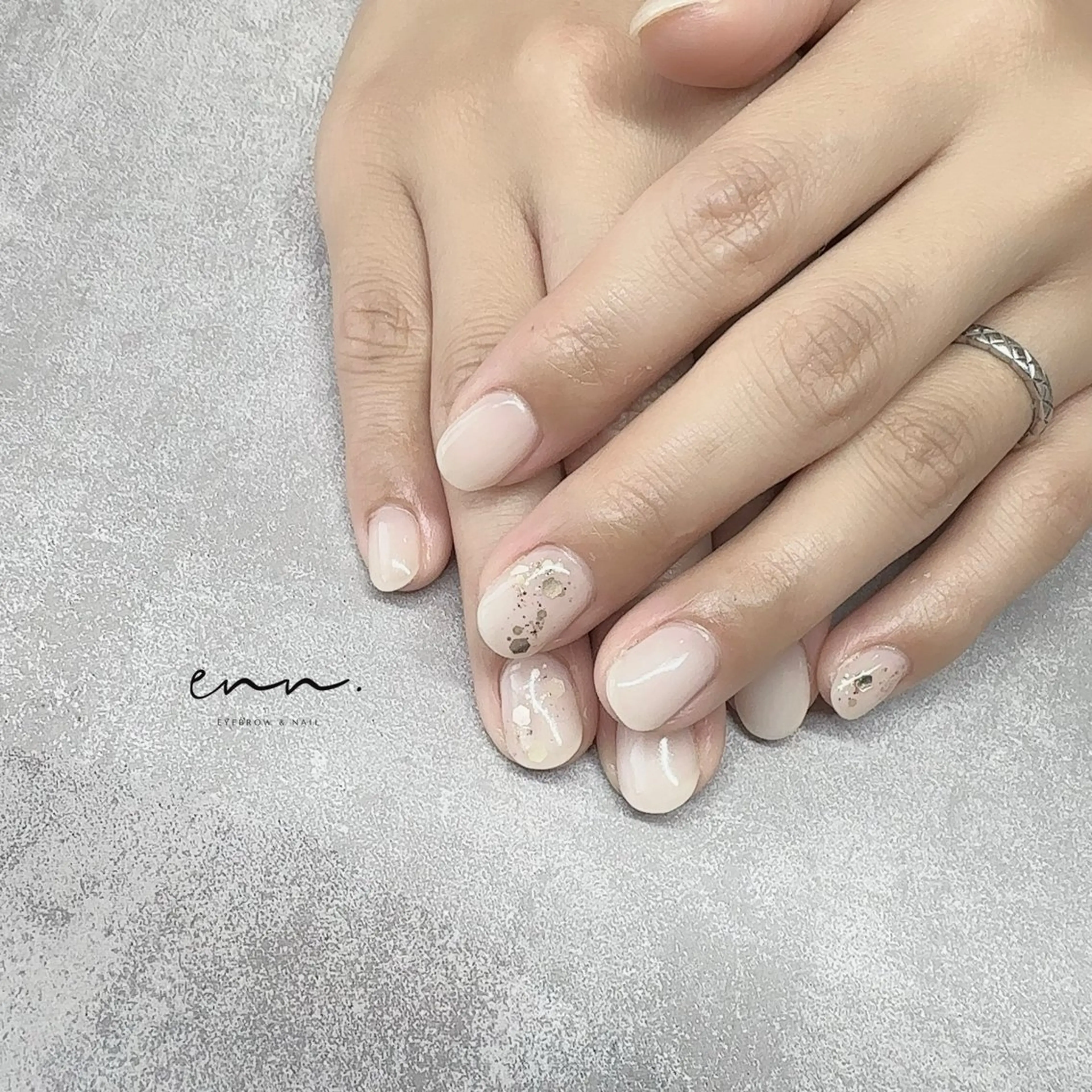ネイル ドット フットネイル ジェルネイル メンズネイル パラジェル enn.《エンドット》所属・enn. 【眉毛/ネイル】のネイルデザイン