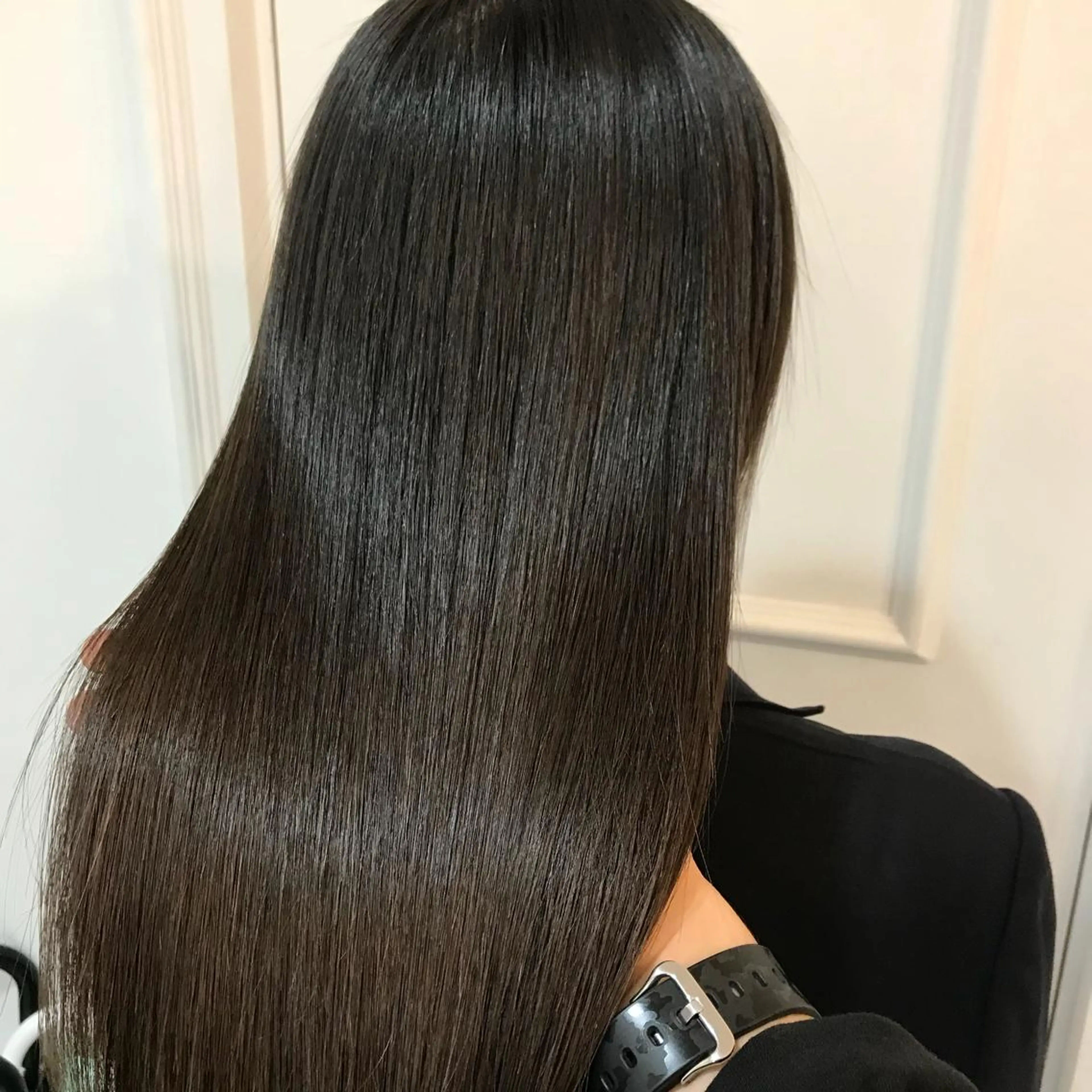 ロング カラー SHIN/レイヤー カット×クロスパーマのヘアスタイル