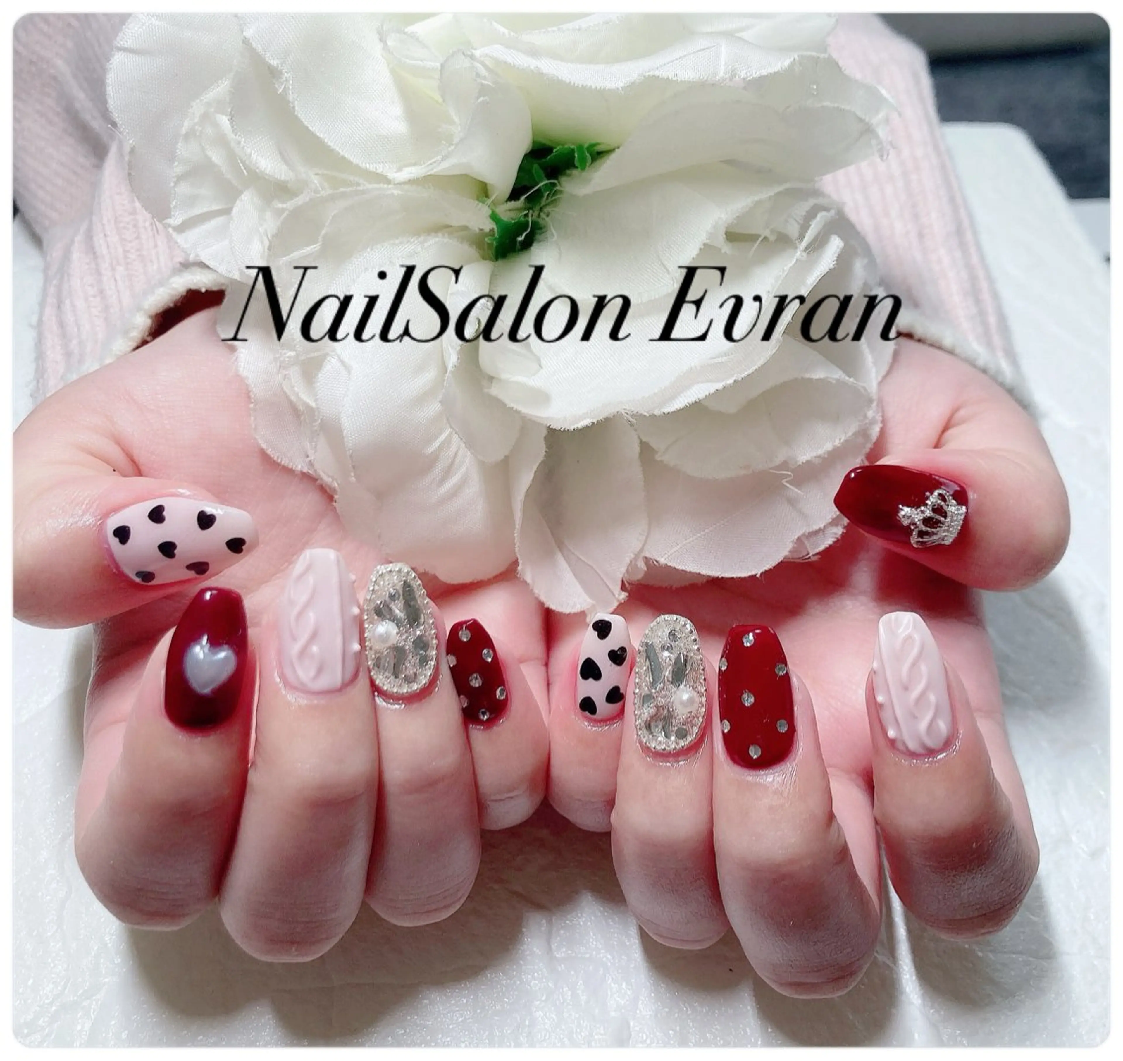 ネイル アートネイル フレンチネイル マグネットネイル 持ち込み ニュアンスネイル ハンドネイル Nail salon Evranのネイルデザイン
