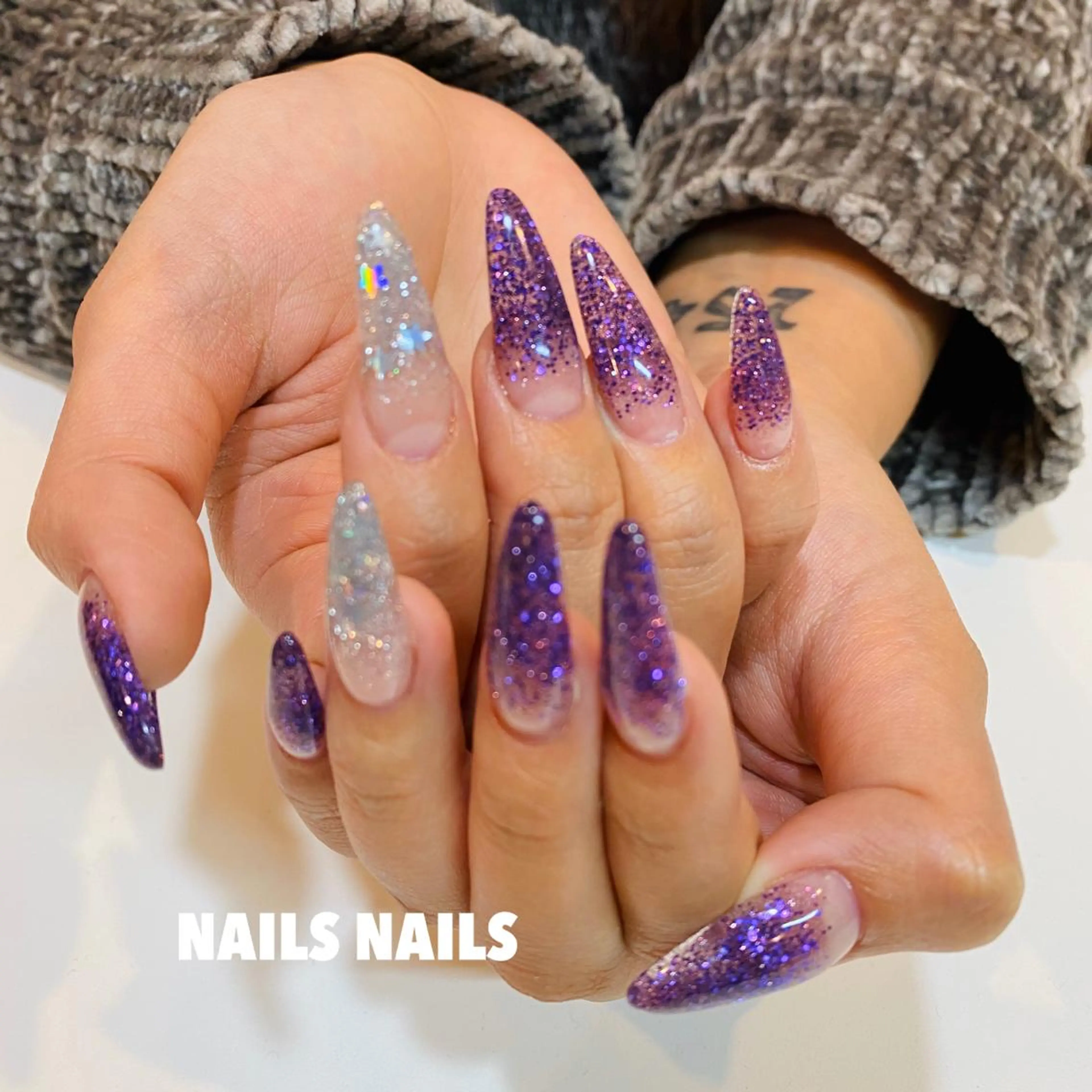 ネイル ラメ(グリッター) ラメグラデーション スカルプネイル シルバー ハンドネイル NAILSNAILS ERIKAのネイルデザイン