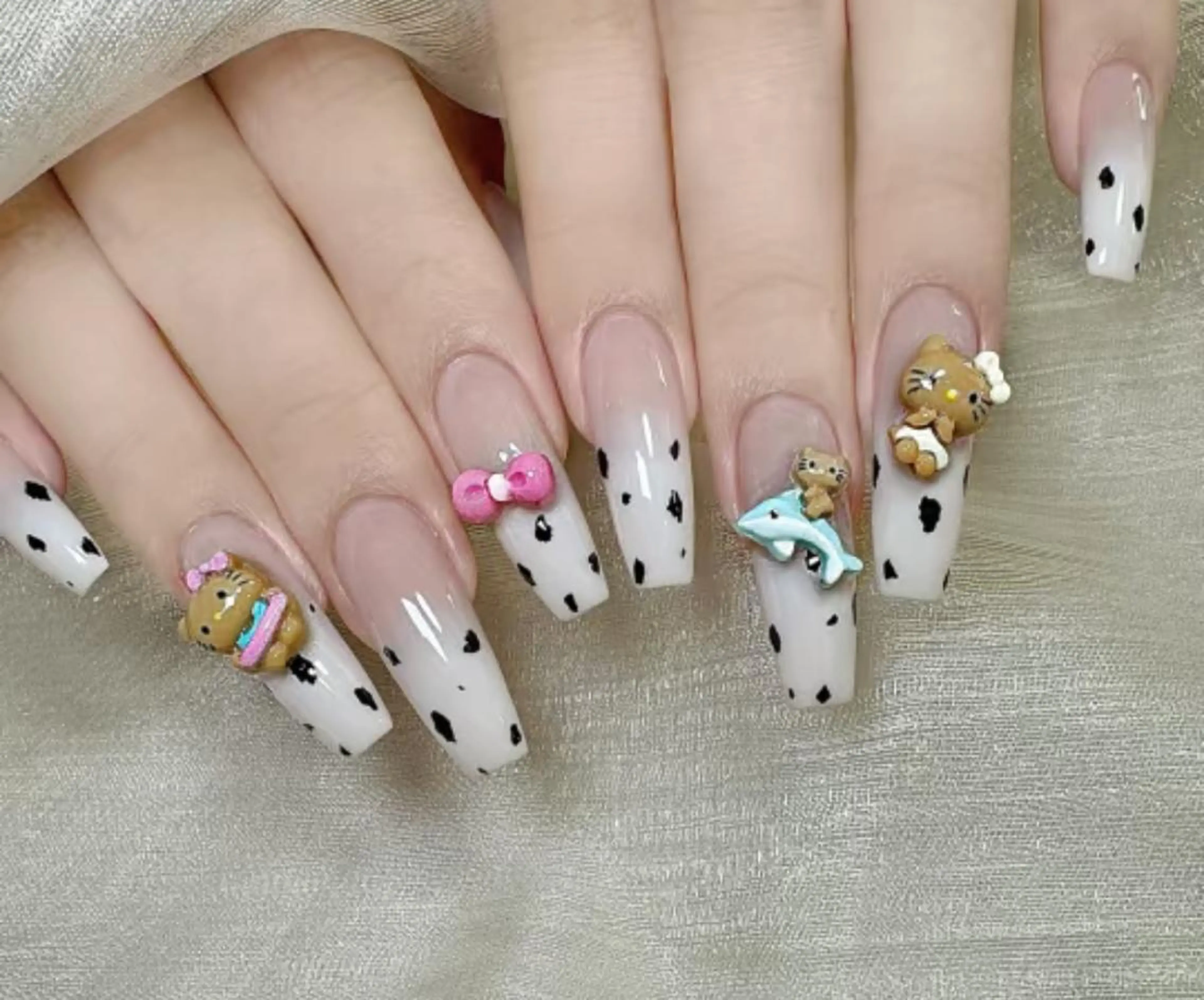 マツエク・マツパ ハンドネイル エリ🫧 nail池袋東口のネイルデザイン