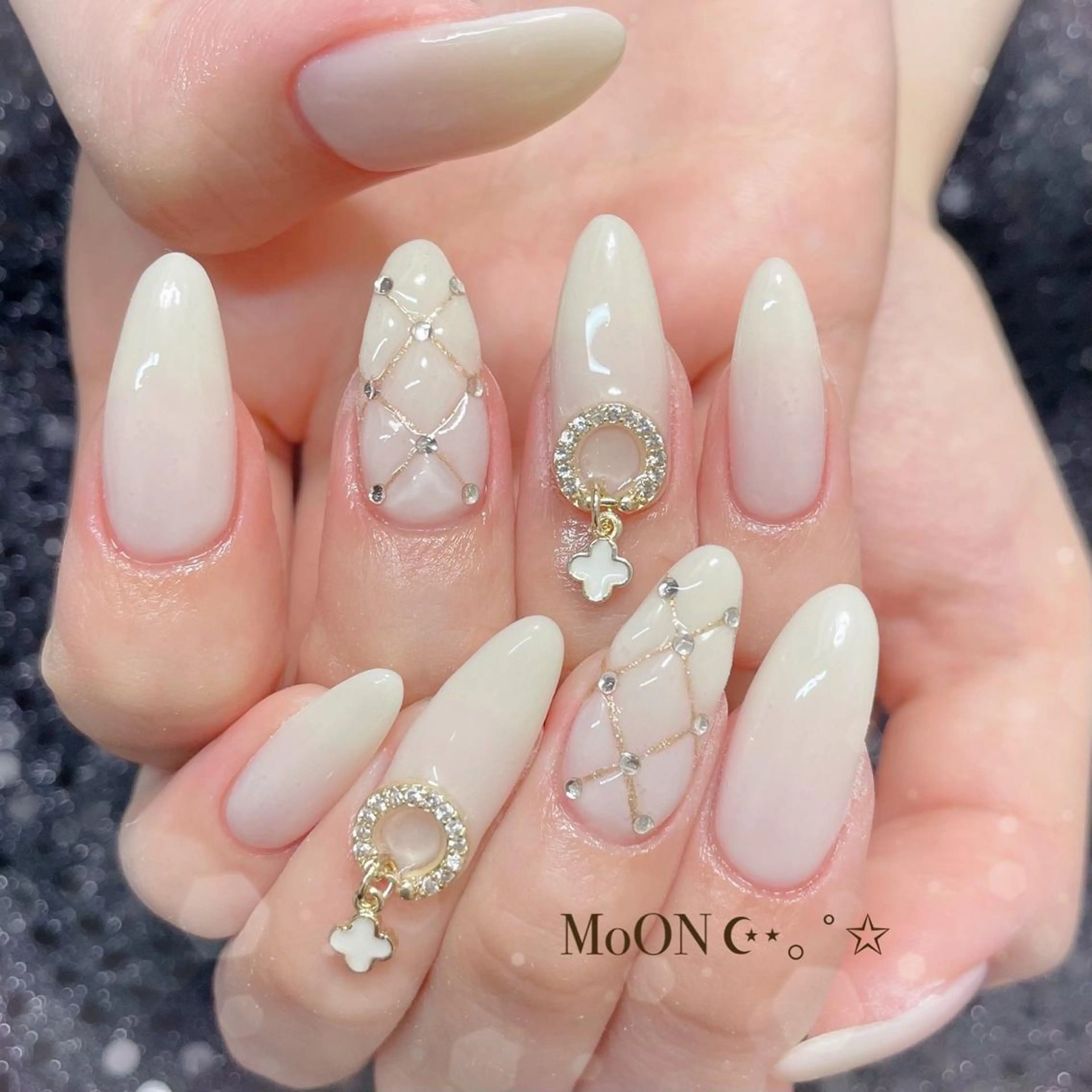 ネイル ハンドネイル ハンドケア MoON...❤︎ MeGuのネイルデザイン