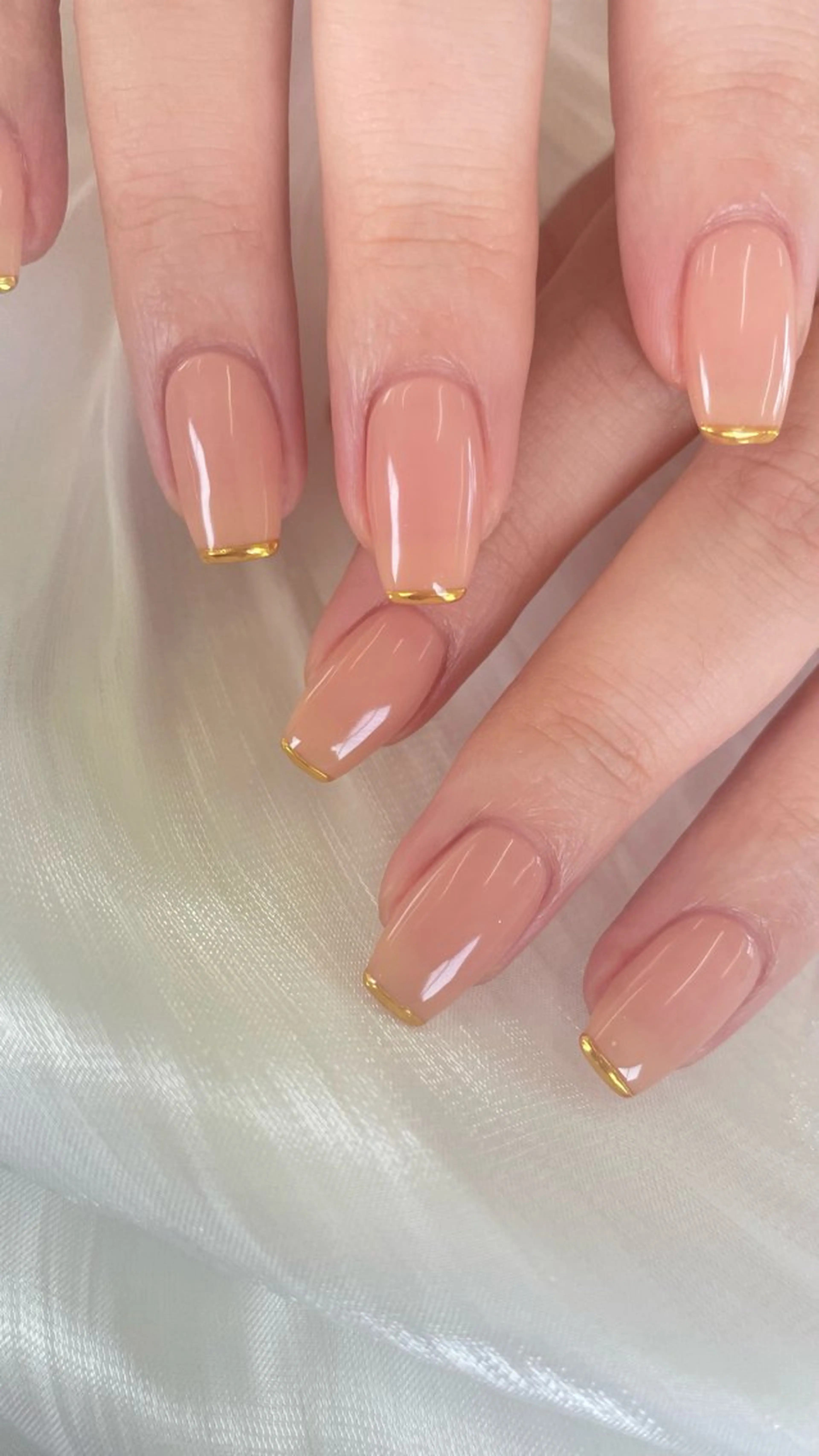 ネイル ゴールド ピンク ピンクベージュ nailsalon ito.のネイルデザイン
