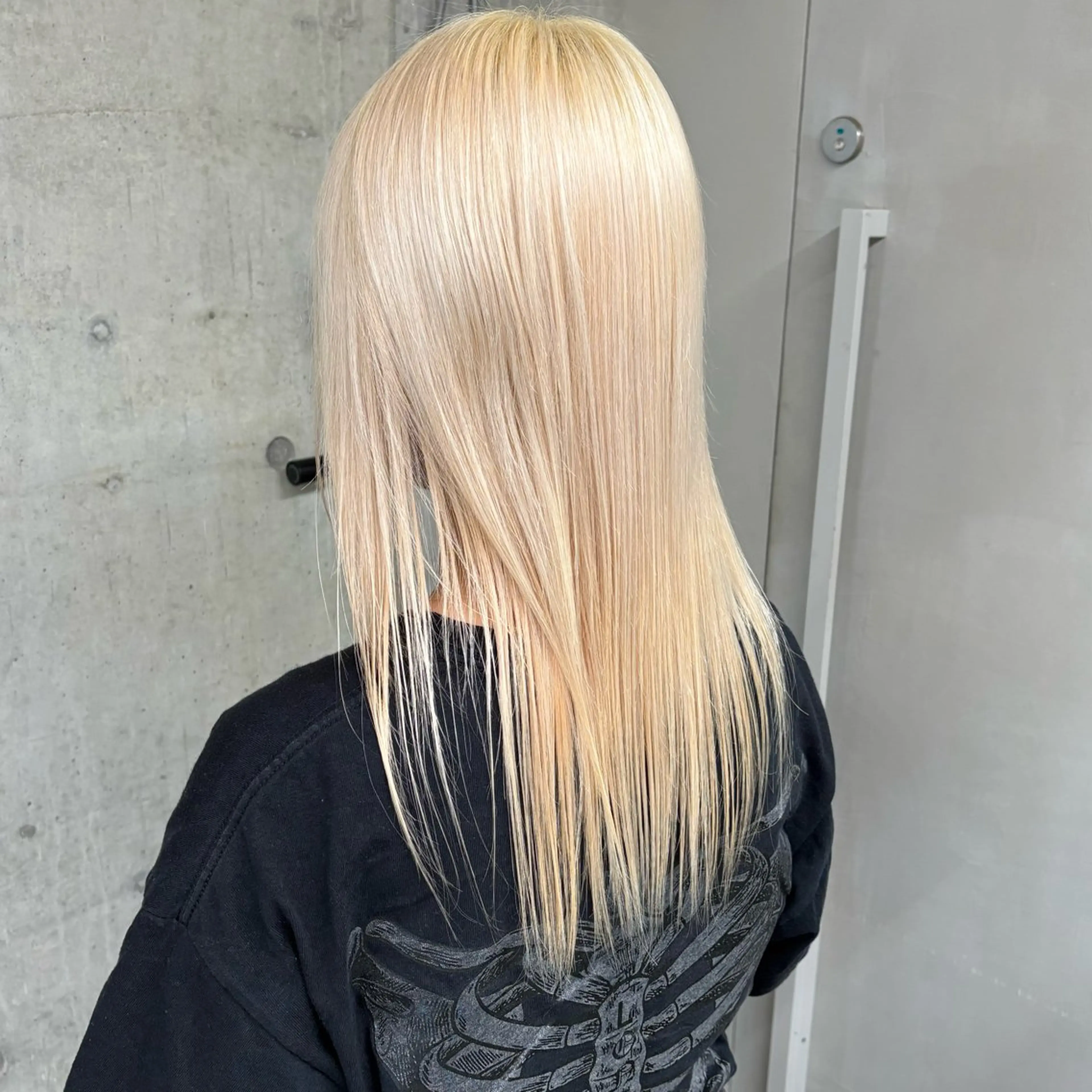 セミロング カラー カット ヘアカラー ツヤハイトーン/ レイヤー💫mayuのヘアスタイル