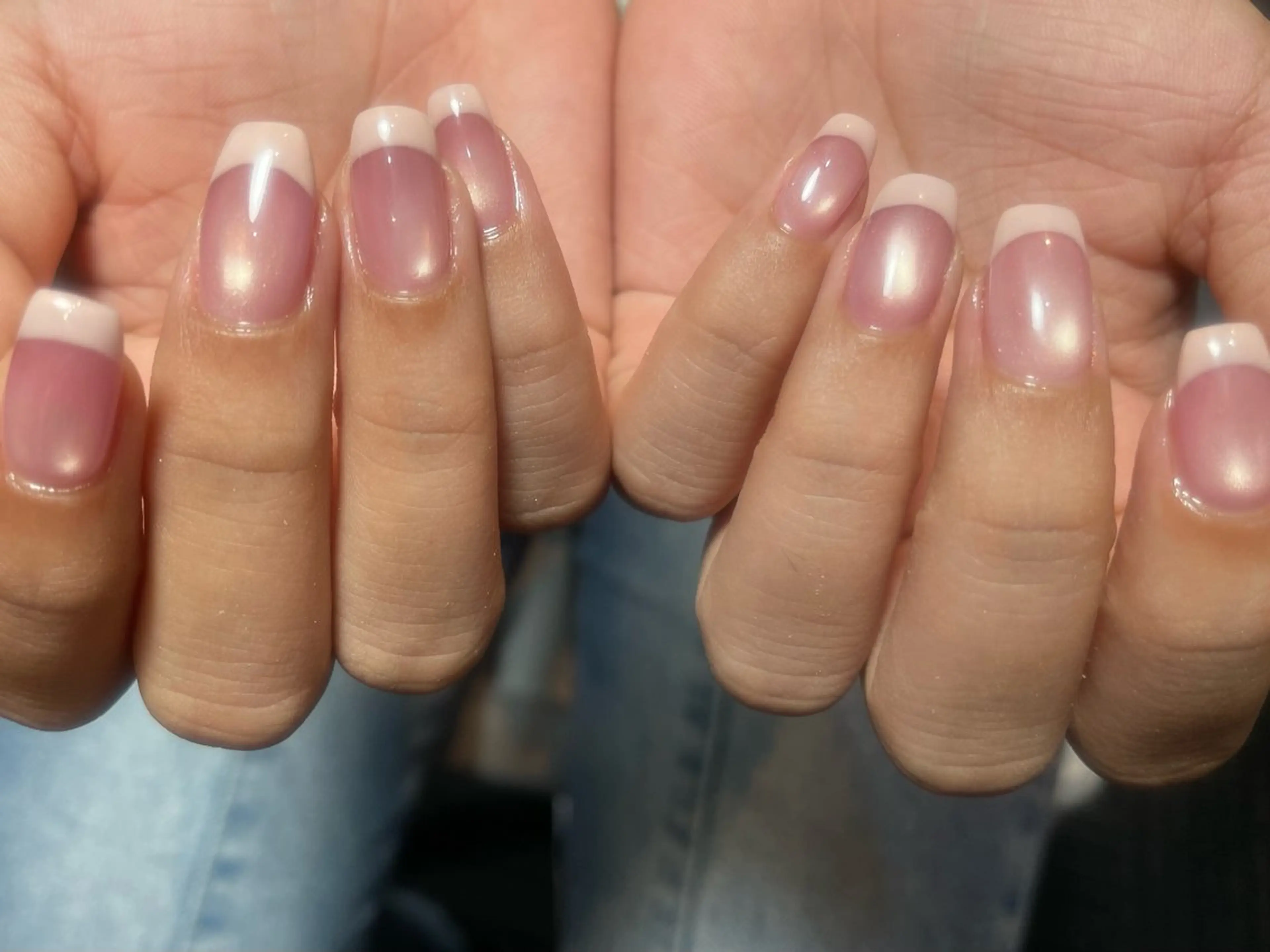 ネイル オーロラネイル 長さ出し フレンチネイル ジェルネイル ガラスフレンチ ハンドネイル Rela・S NAILのネイルデザイン