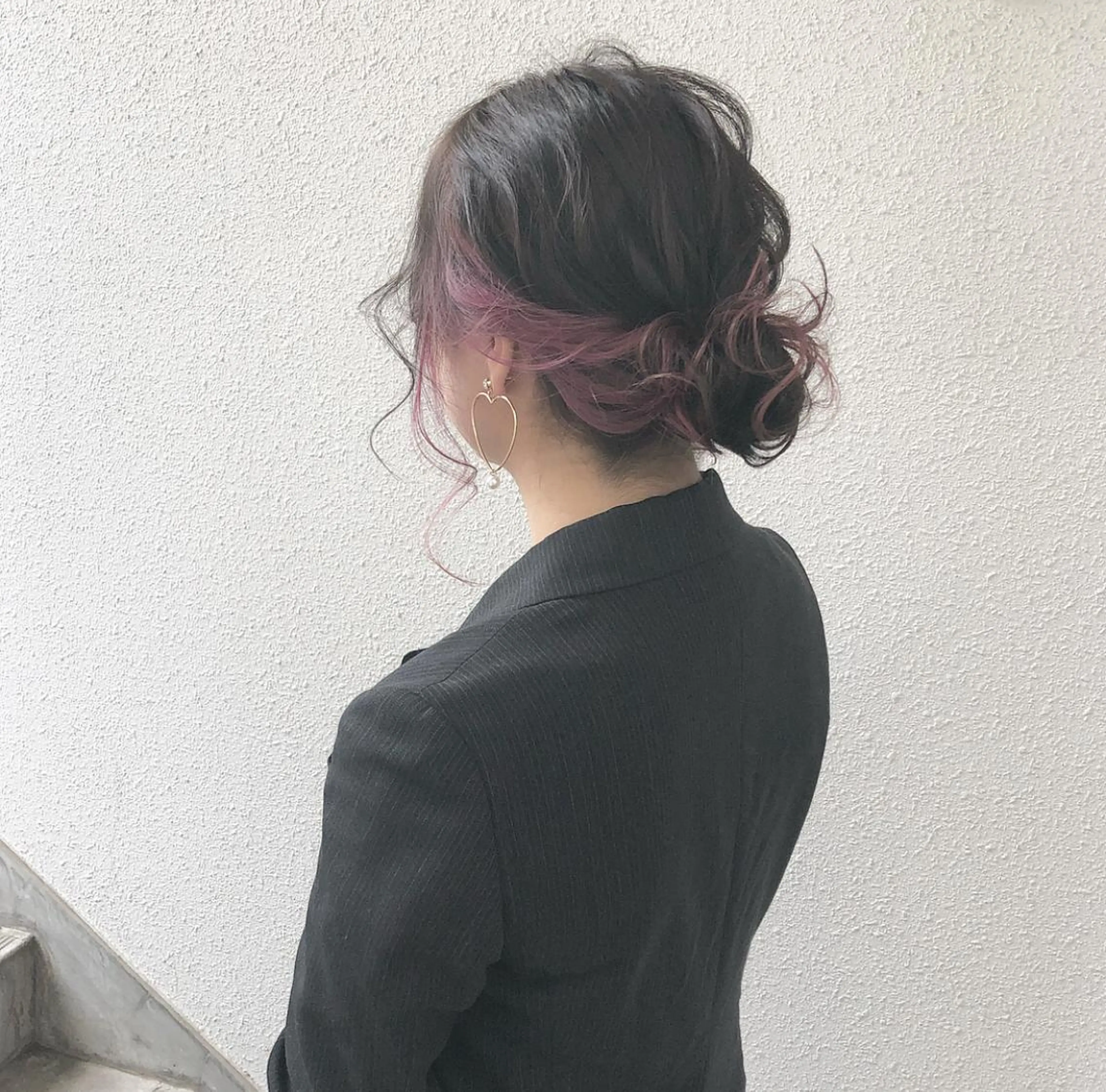 ミディアム カラー ヘアアレンジ ピンクカラー 簡単アレンジ autre所属・大久保 ひでなりのヘアスタイル