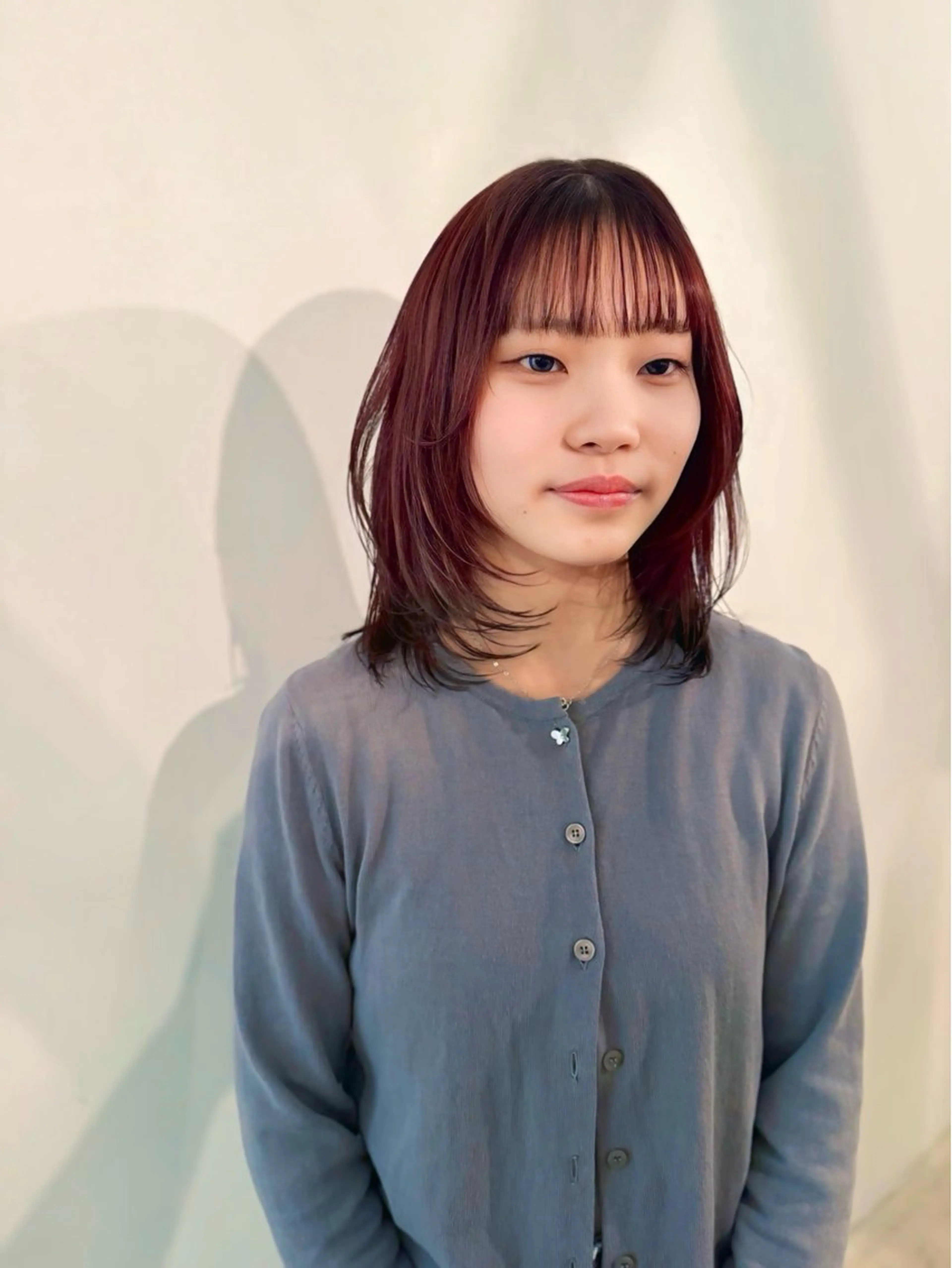 ミディアム カラー ウルフ/似合わせ レイヤー/RIHOのヘアスタイル