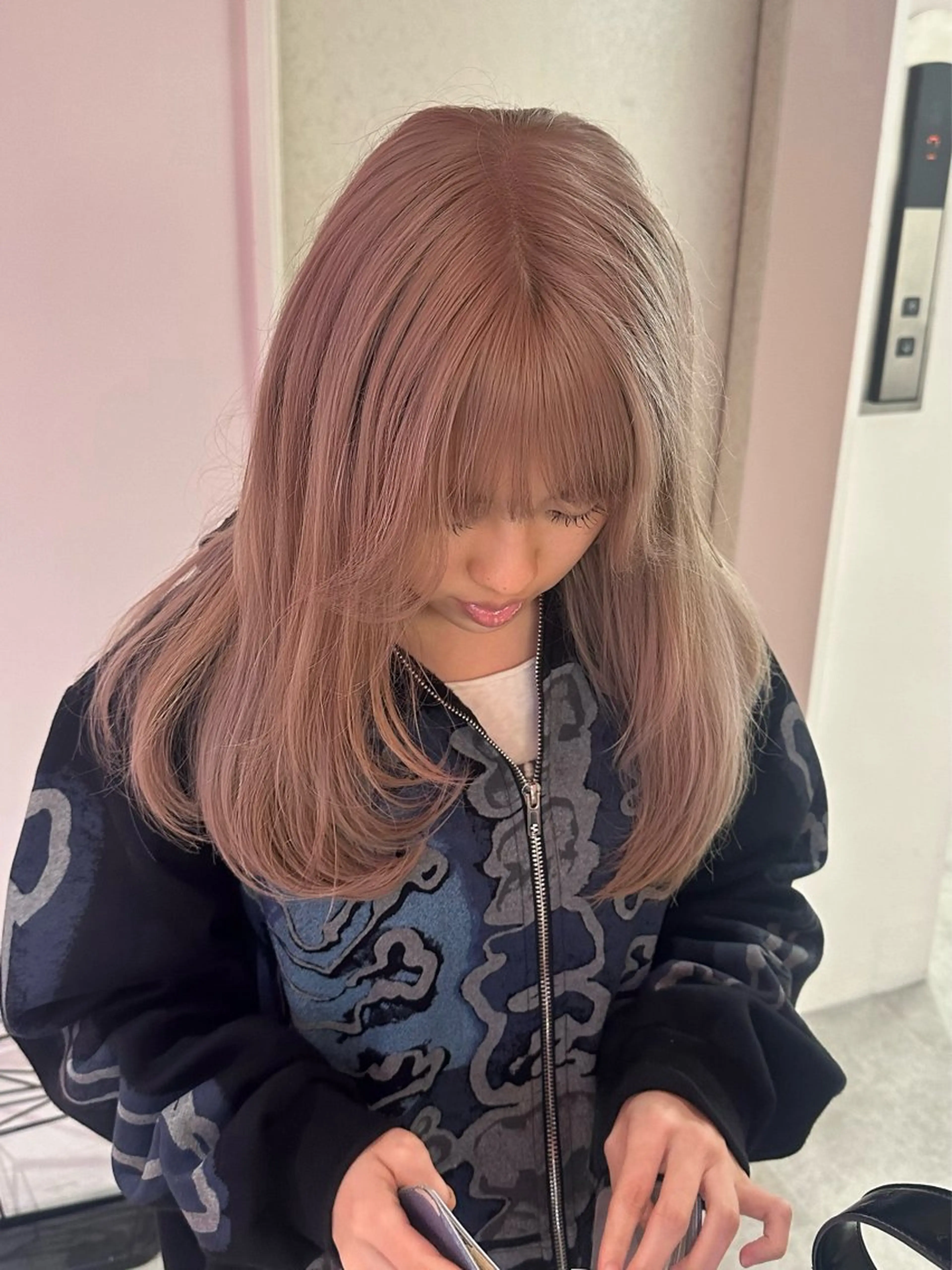 セミロング ブリーチカラー 特化/MAHIROのヘアスタイル