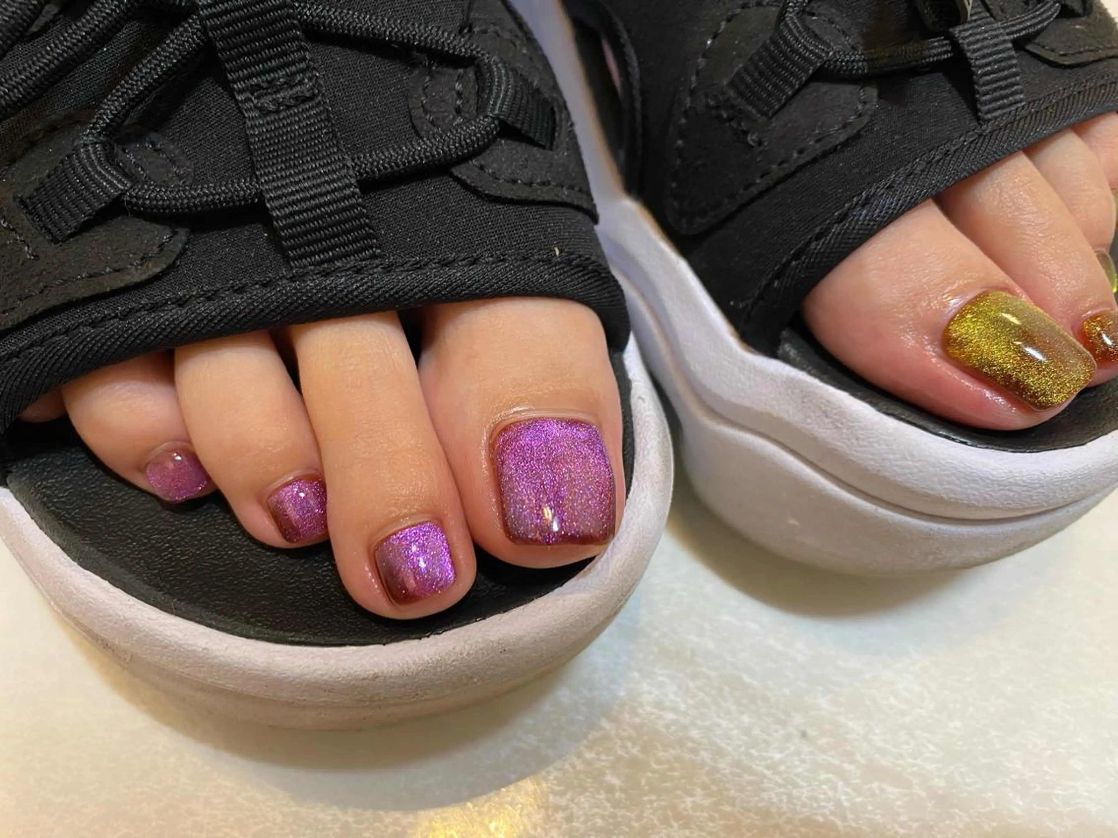 ネイル マグネットネイル ワンカラーネイル フットネイル 表参道colore所属・表参道colore店 REICAのネイルデザイン