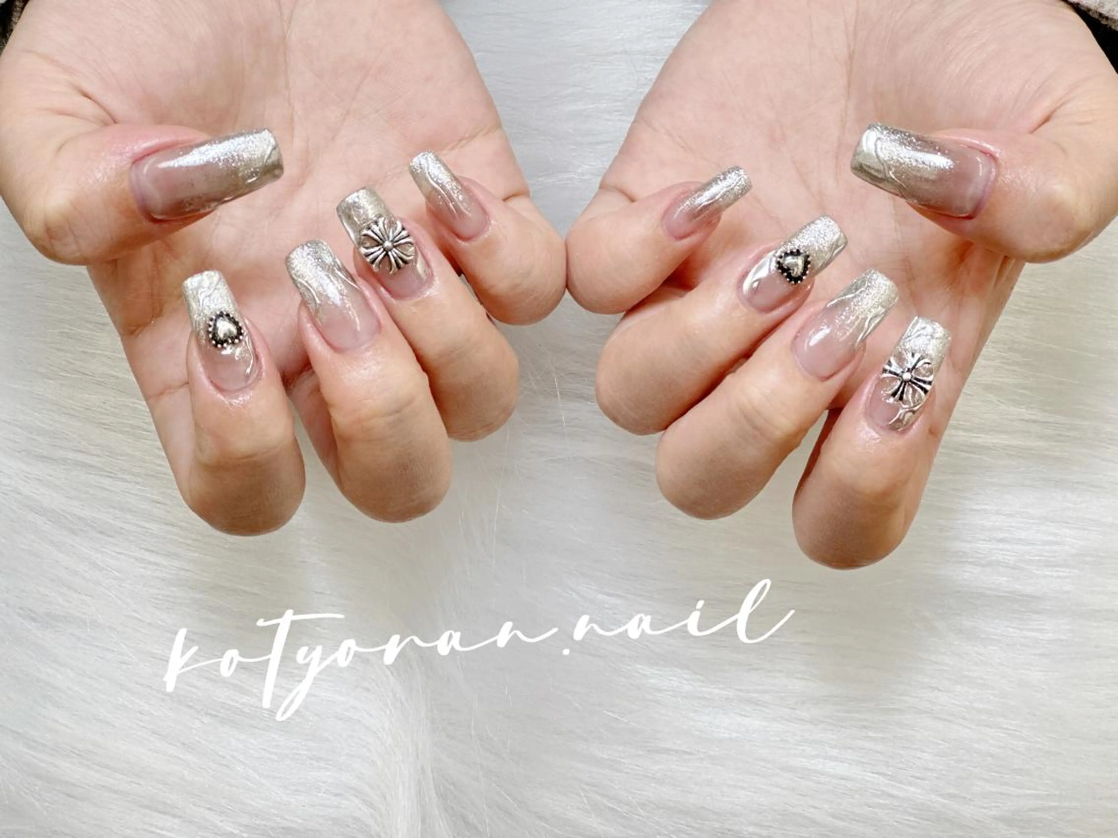 ネイル Mona【パラジェル ・長さ出し専門店】のネイルデザイン