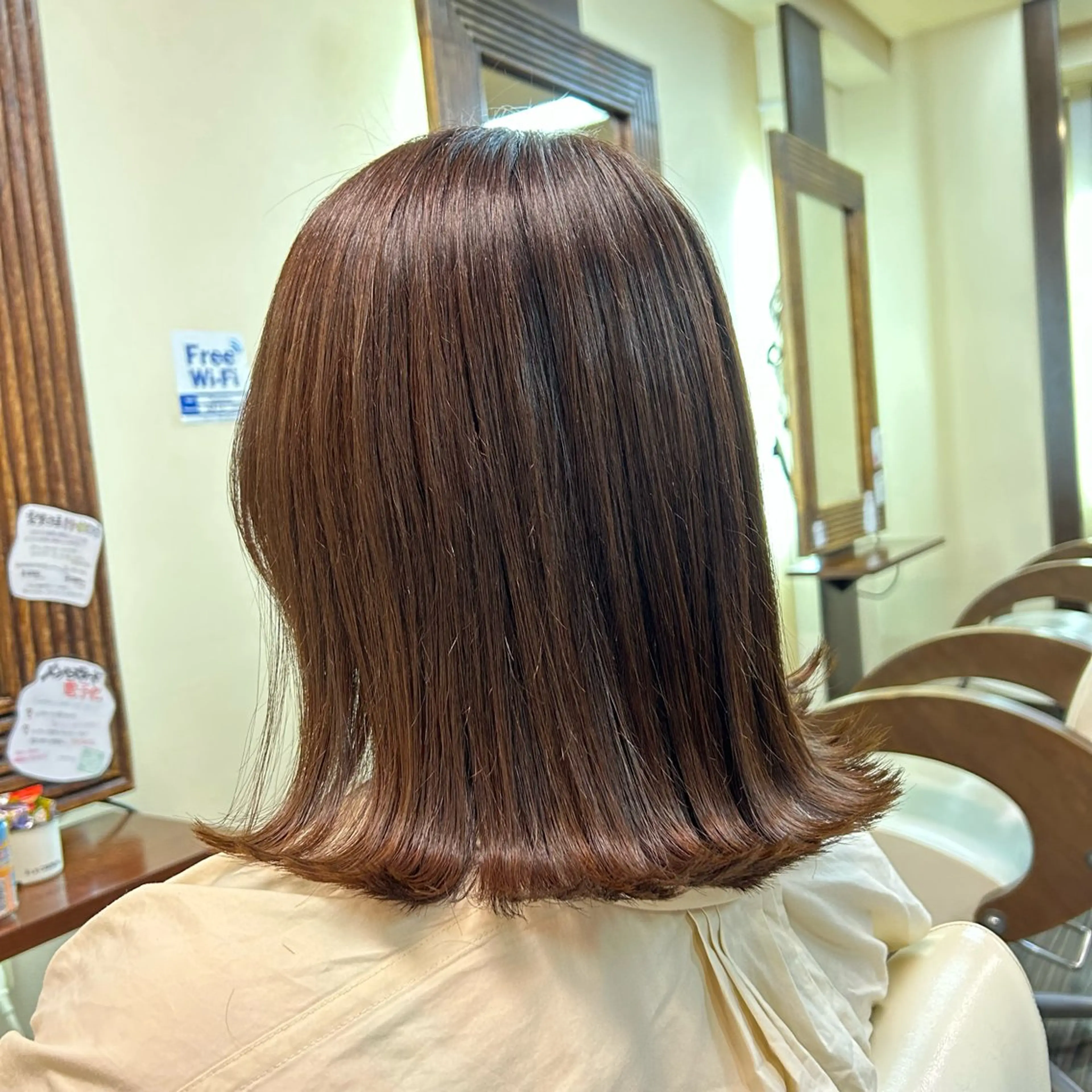 ミディアム カラー 山崎 絵莉香のヘアスタイル