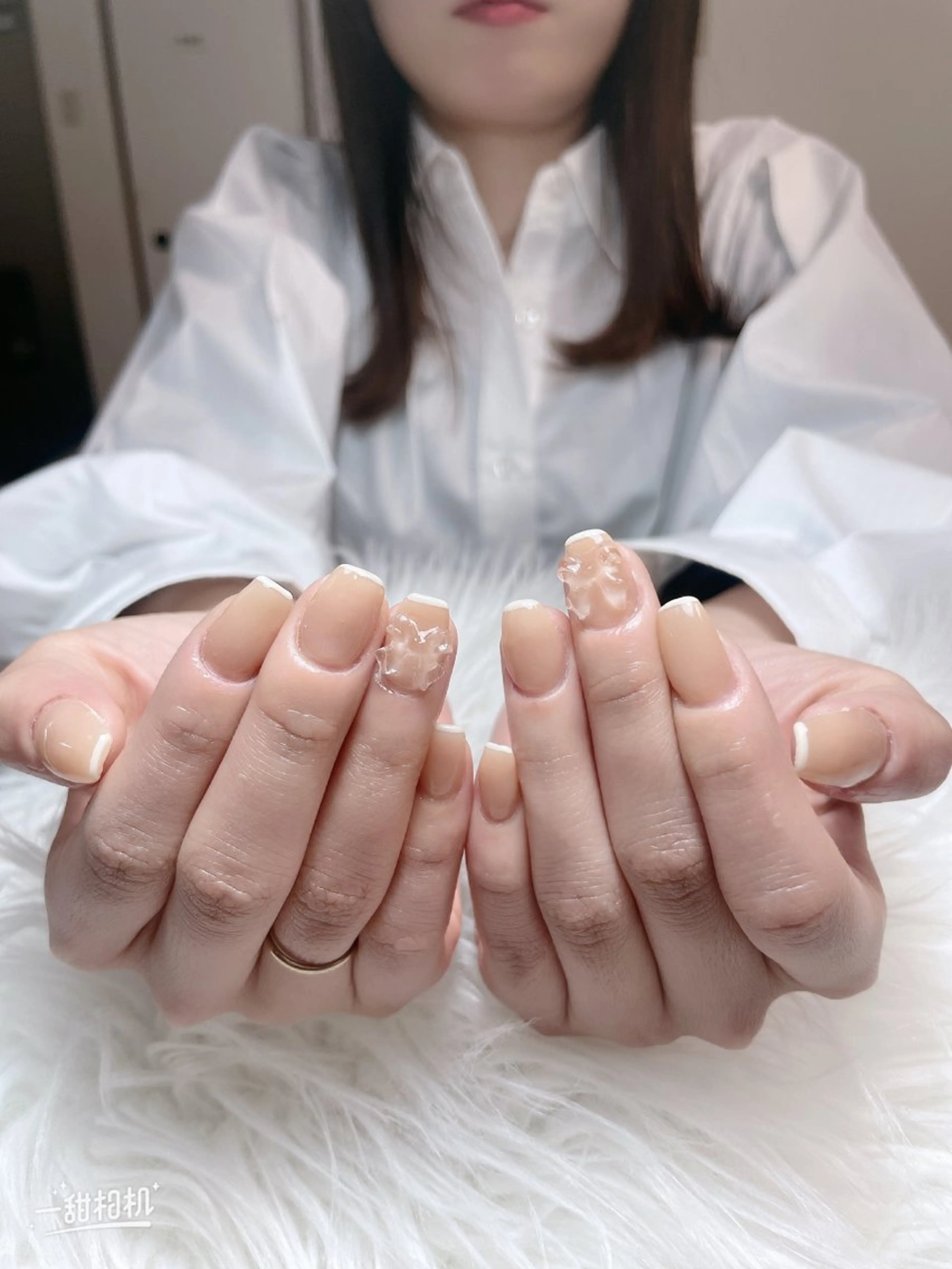 ネイル チークネイル 長さ出し フレンチネイル キラキラネイル ラメ(グリッター) ハンドネイル Vp ネイルのネイルデザイン