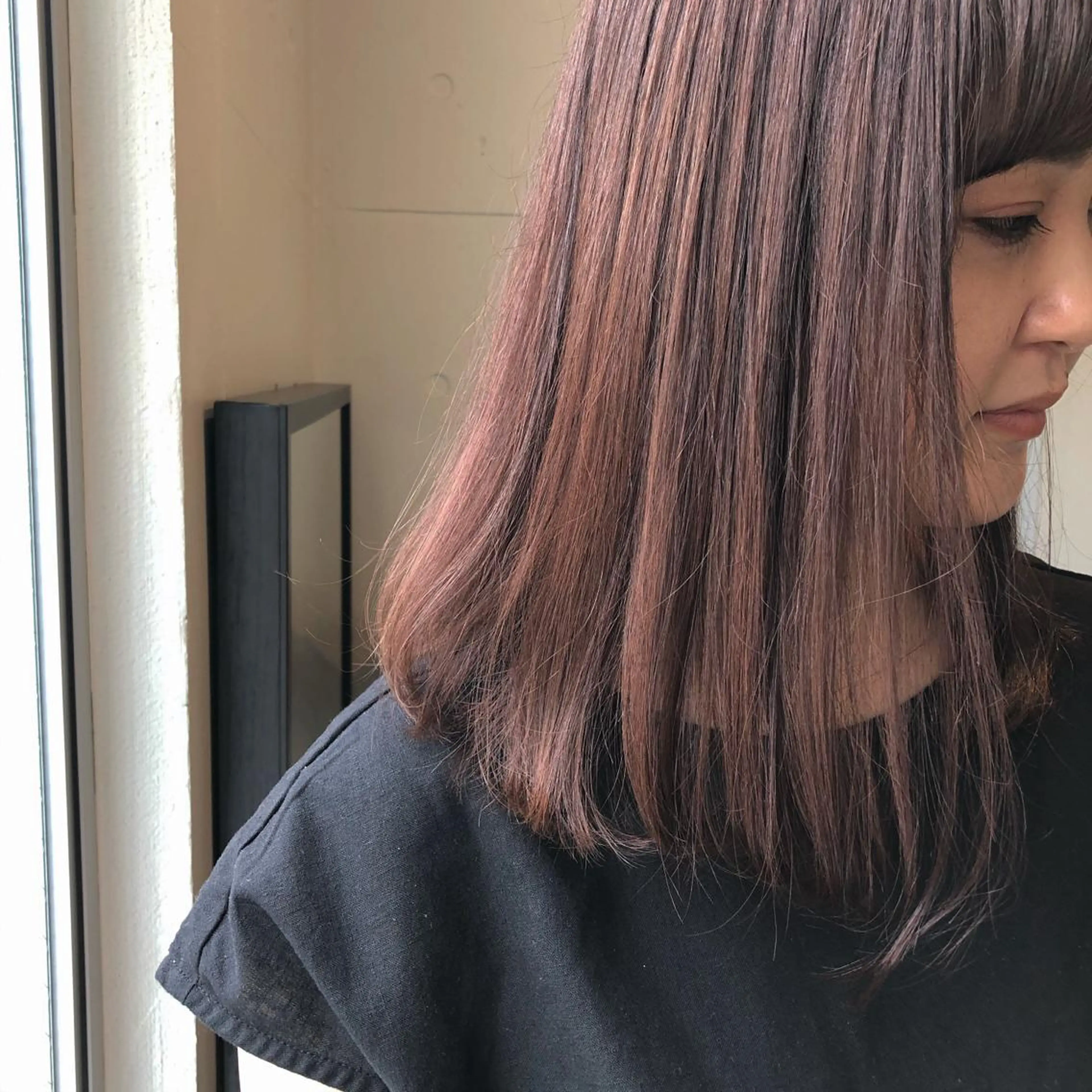 ミディアム カラー ベージュカラー ブリーチ ブリーチなしカラー ピンクカラー ピンクベージュ salowin SHIBUYA me+店所属・kasumi/渋谷/ パーマのヘアスタイル