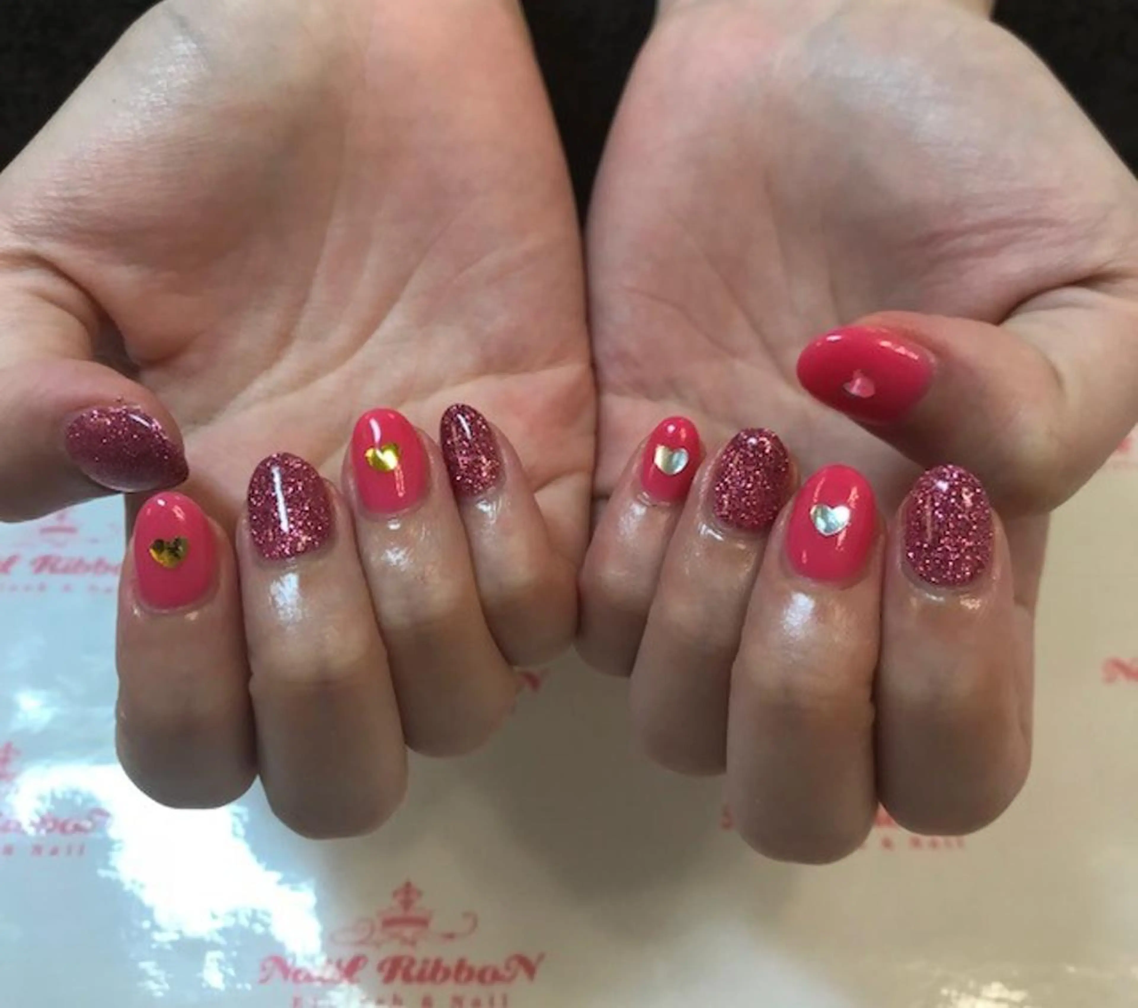 ネイル ネイルリボン 受付スタッフのネイルデザイン