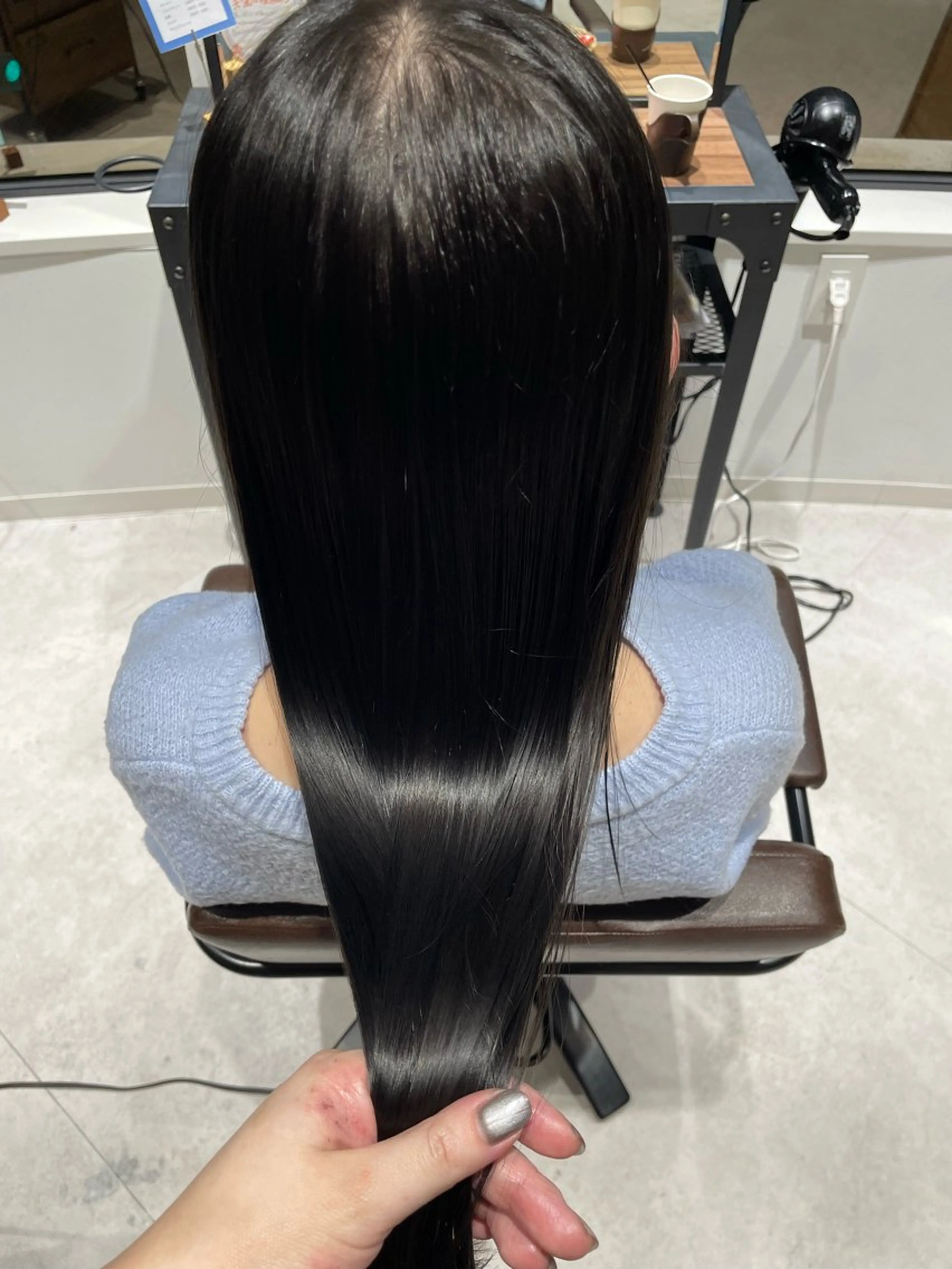 ロング カラー イヌマル アユ / Fier umedaのヘアスタイル