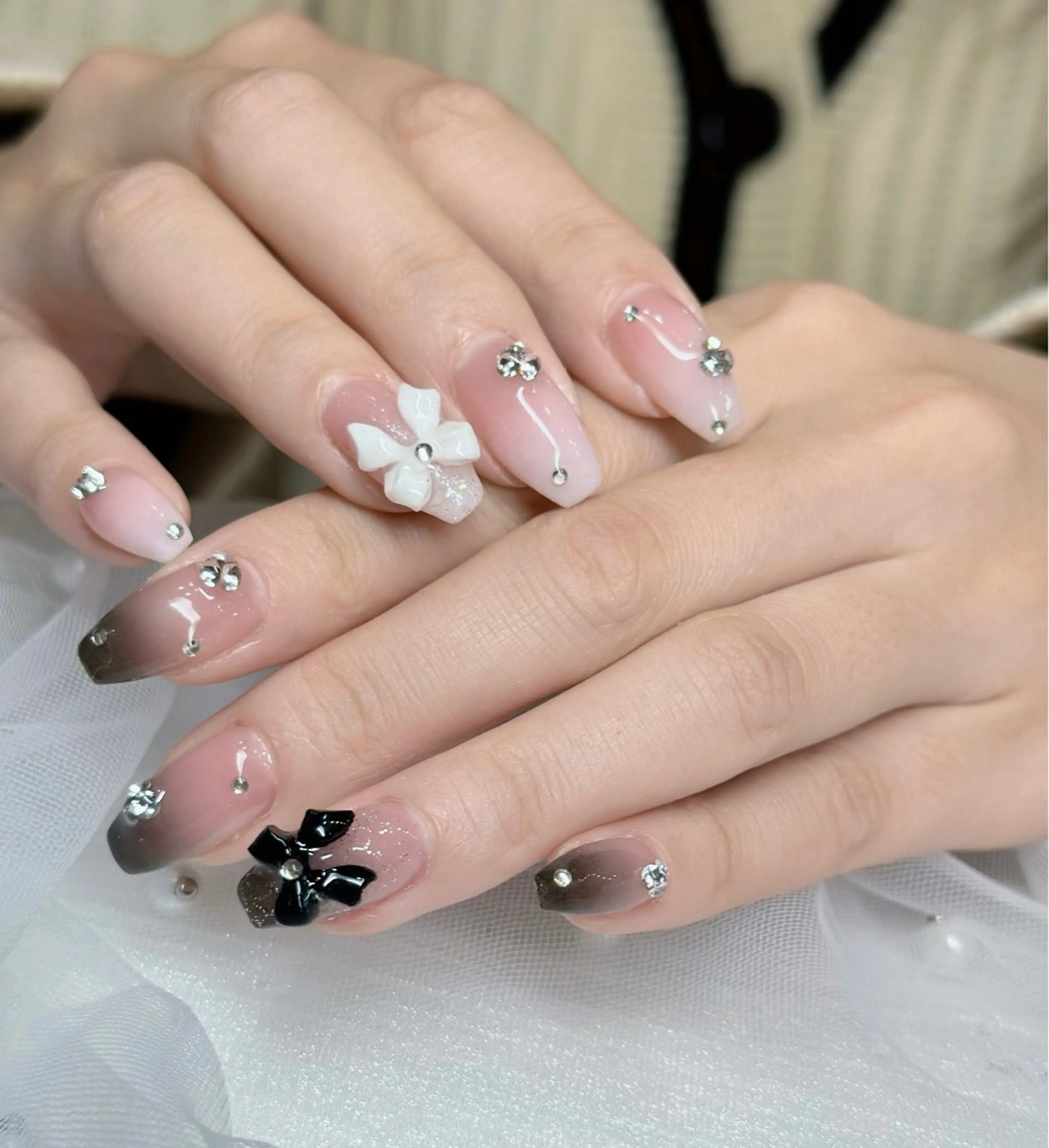 ネイル ハンドネイル 🩷JiSu🩷 チップ長さ出し専門のネイルデザイン