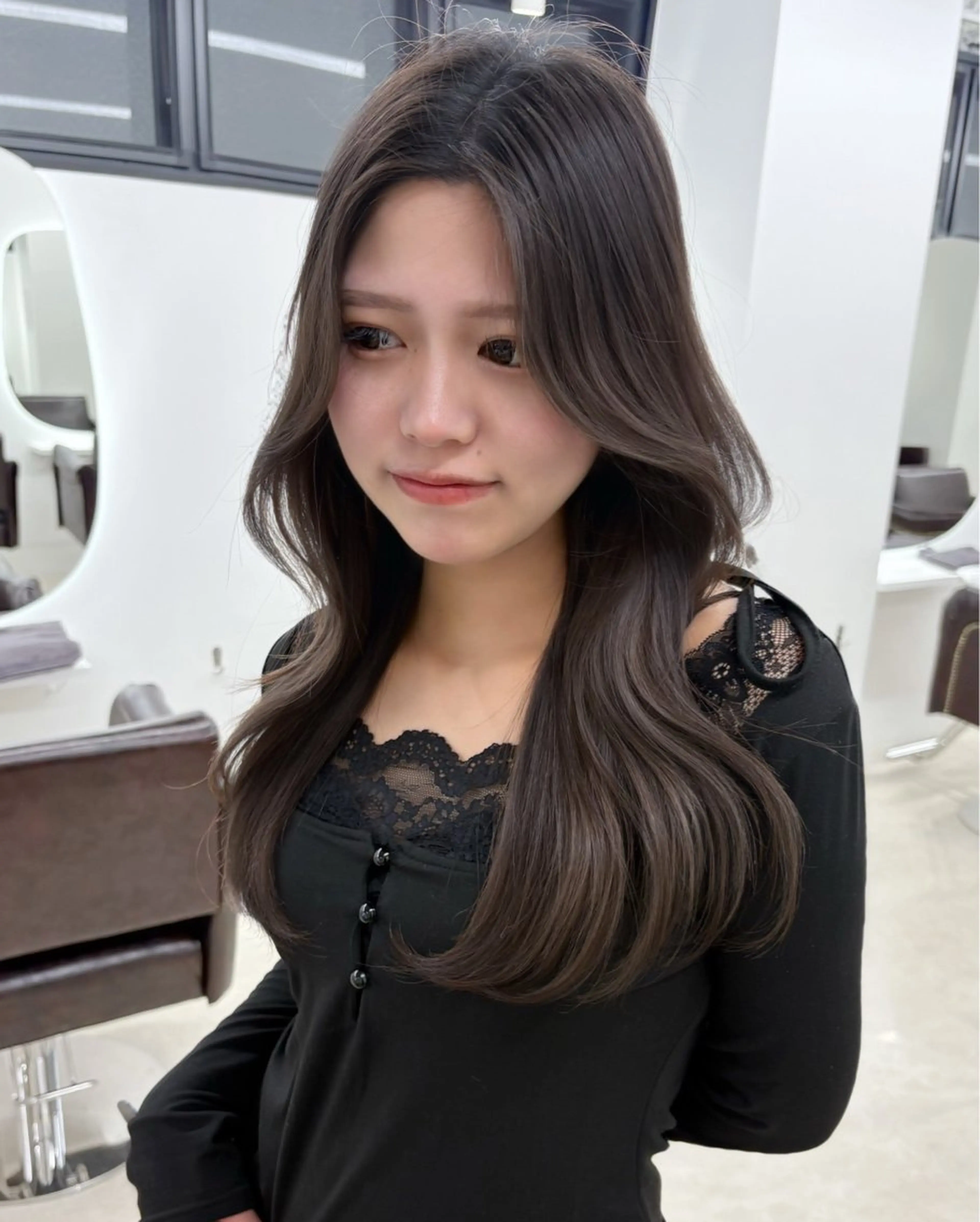 ロング カラー カット ヘアカラー トリートメント ヘアセット 新宿/韓国ヘア/ 髪質改善ストレートのヘアスタイル