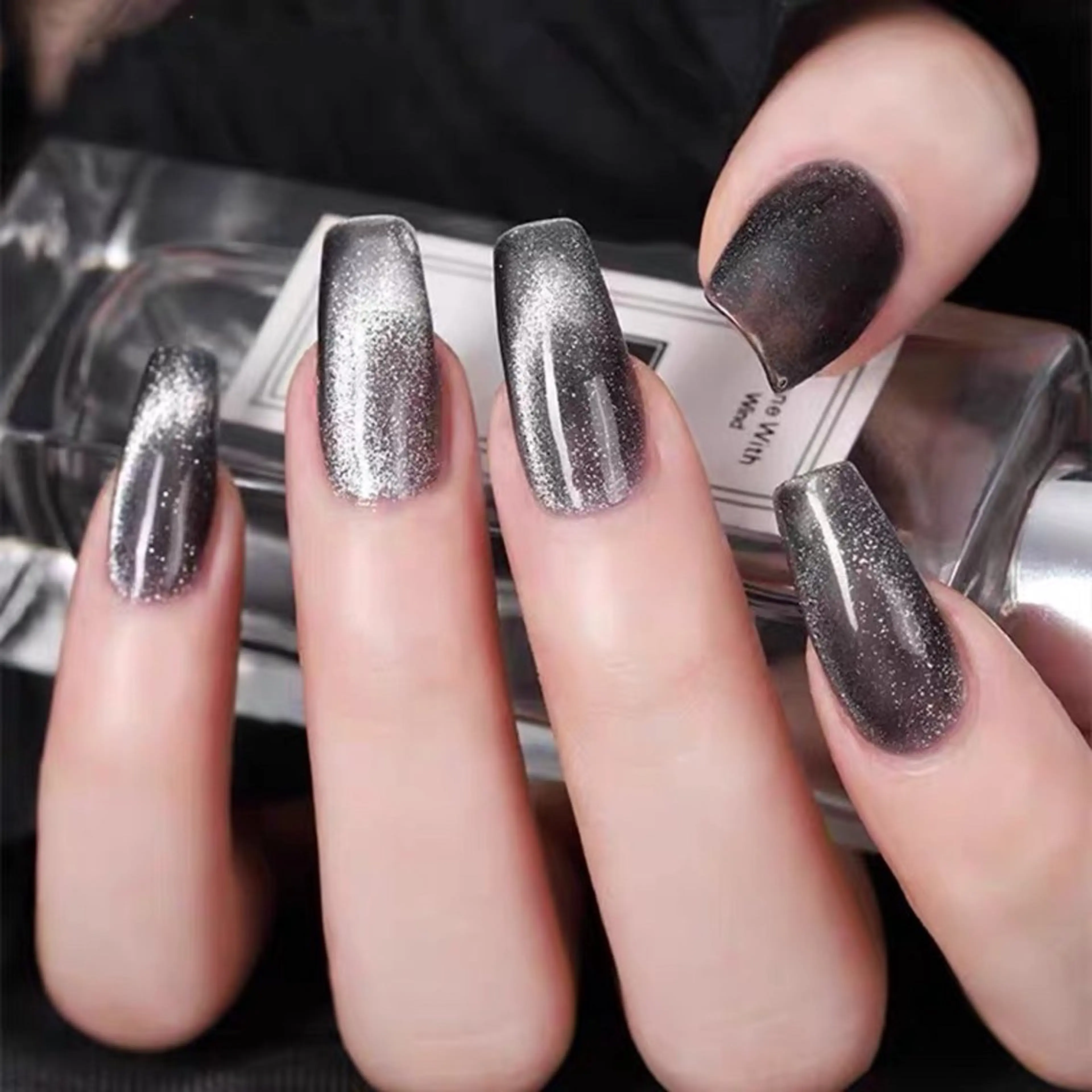 ネイル 坂本 菜々子のネイルデザイン