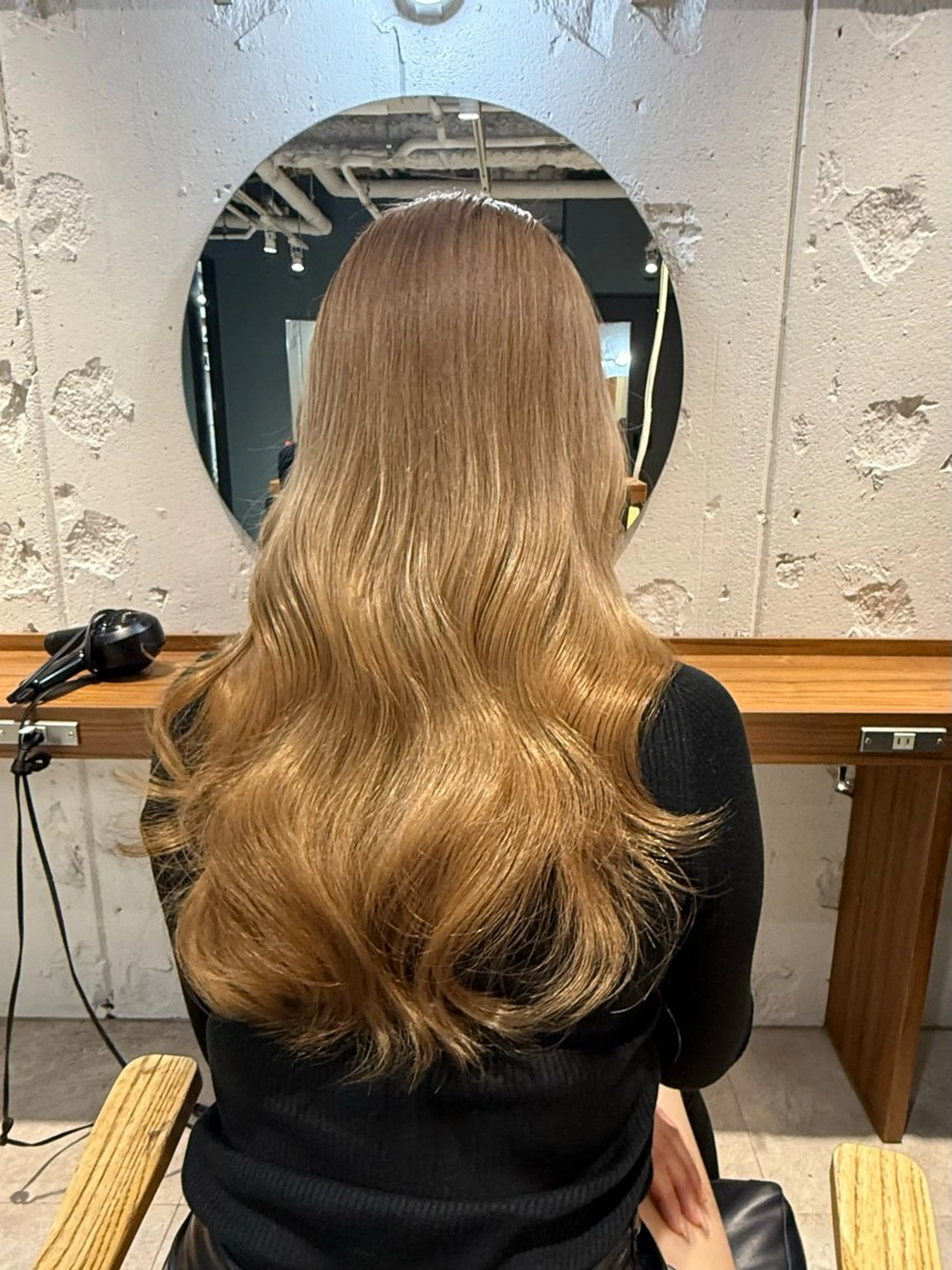 ロング カラー ベージュカラー ブリーチ カット ヘアカラー トリートメント 岡本 太陽☀️のヘアスタイル