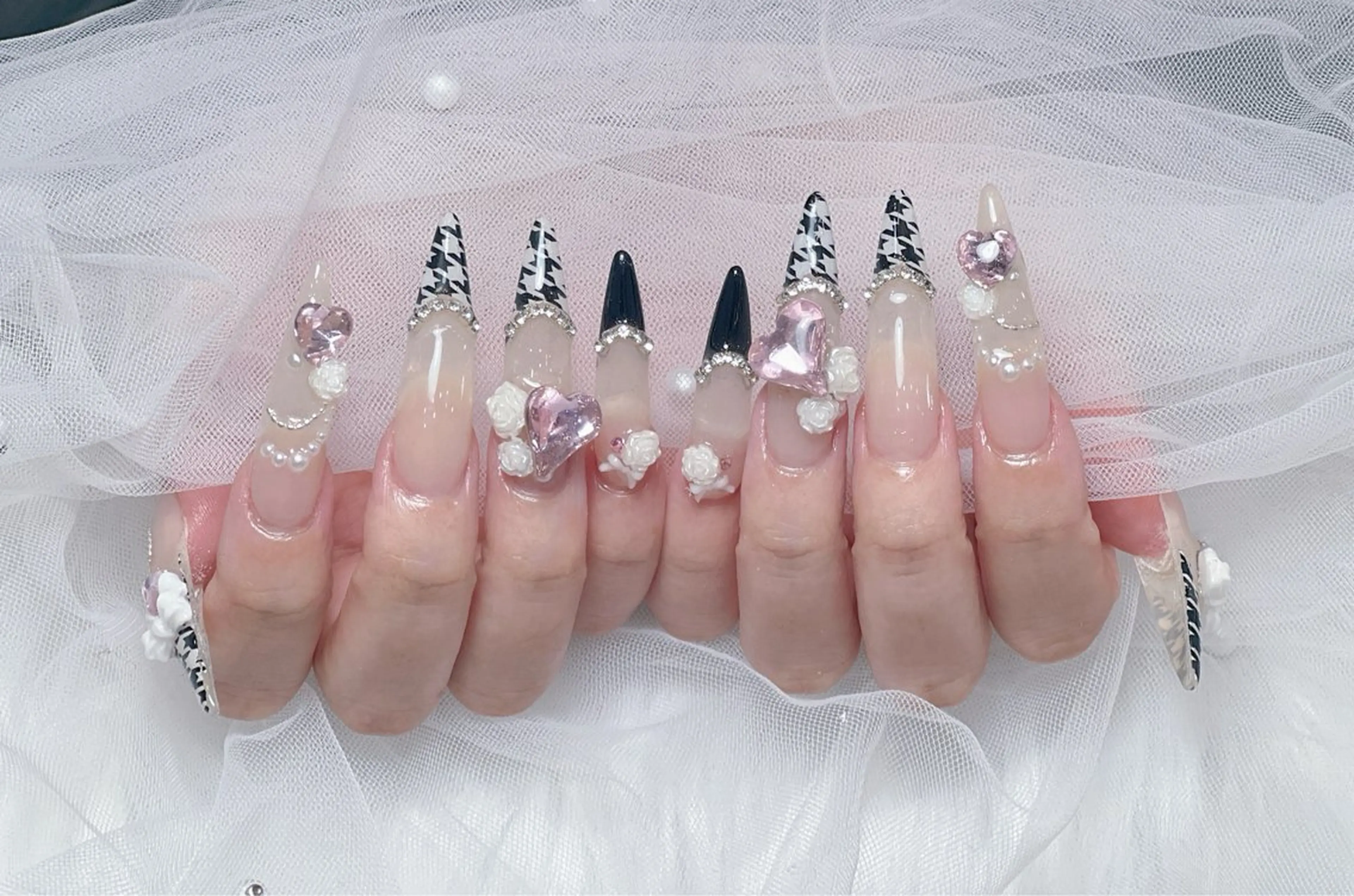 ネイル アートネイル オーロラネイル チークネイル 長さ出し フットネイル Miya_nail所属・Miya _nailのネイルデザイン