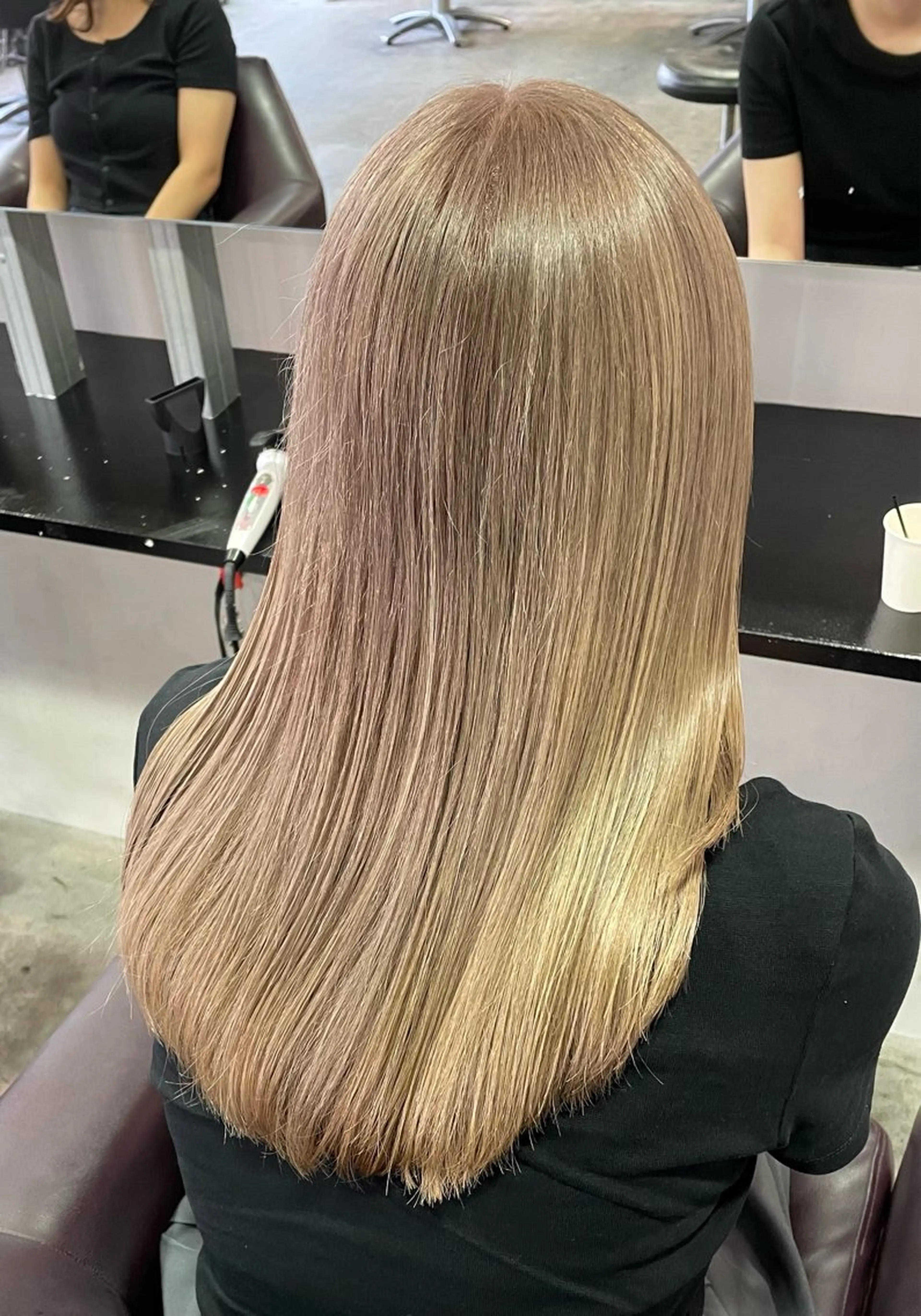 セミロング カラー Ms.CHARM【ミズチャーム】所属・韓国/レイヤーカット 顔周り/廣瀬達哉のヘアスタイル