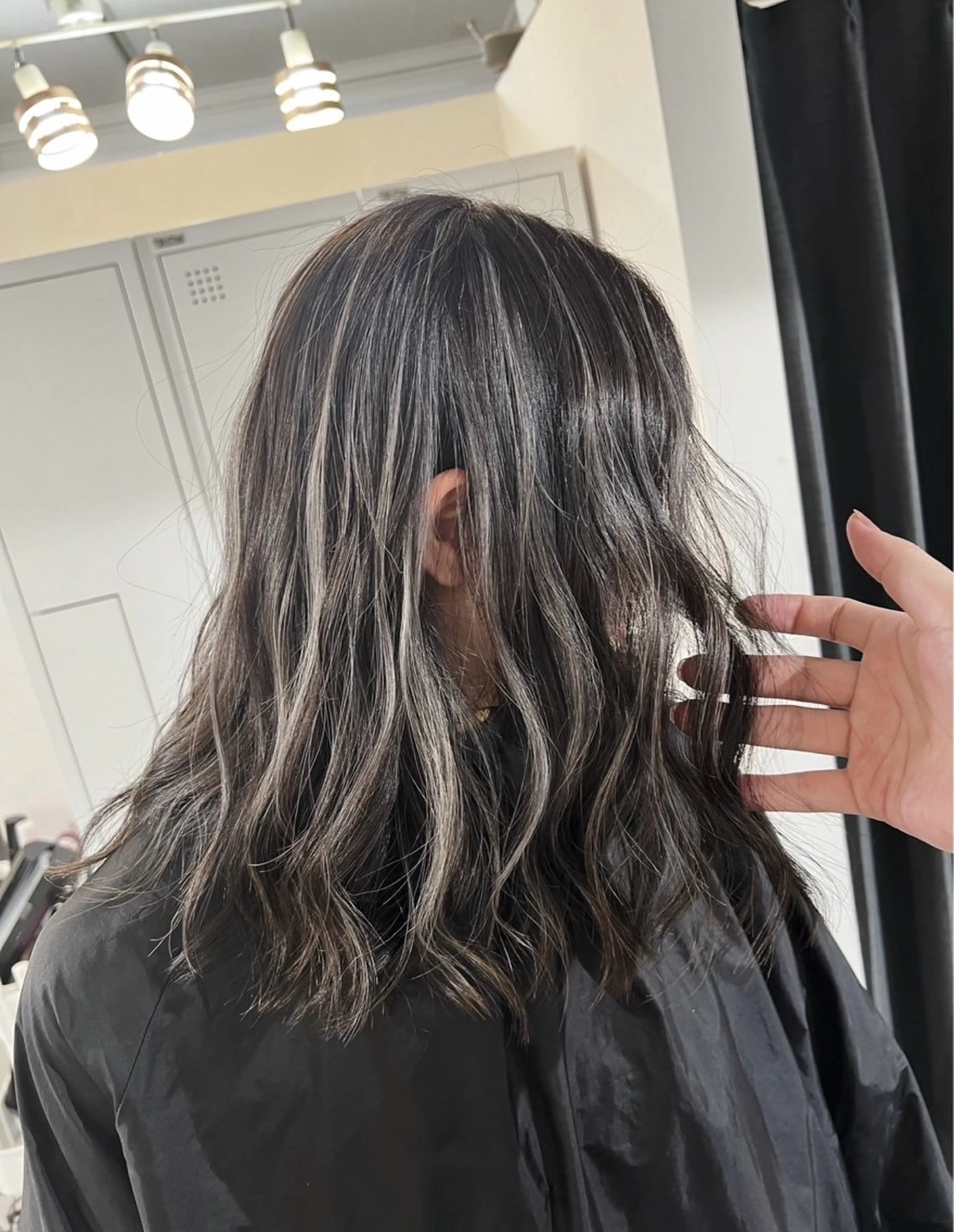 ミディアム カラー ダークグレー ダークグレージュ グレージュ ハイライトカラー ハイライト ヘアカラー トリートメント ROBIN所属・指名数No.1 /NAOYAのヘアスタイル