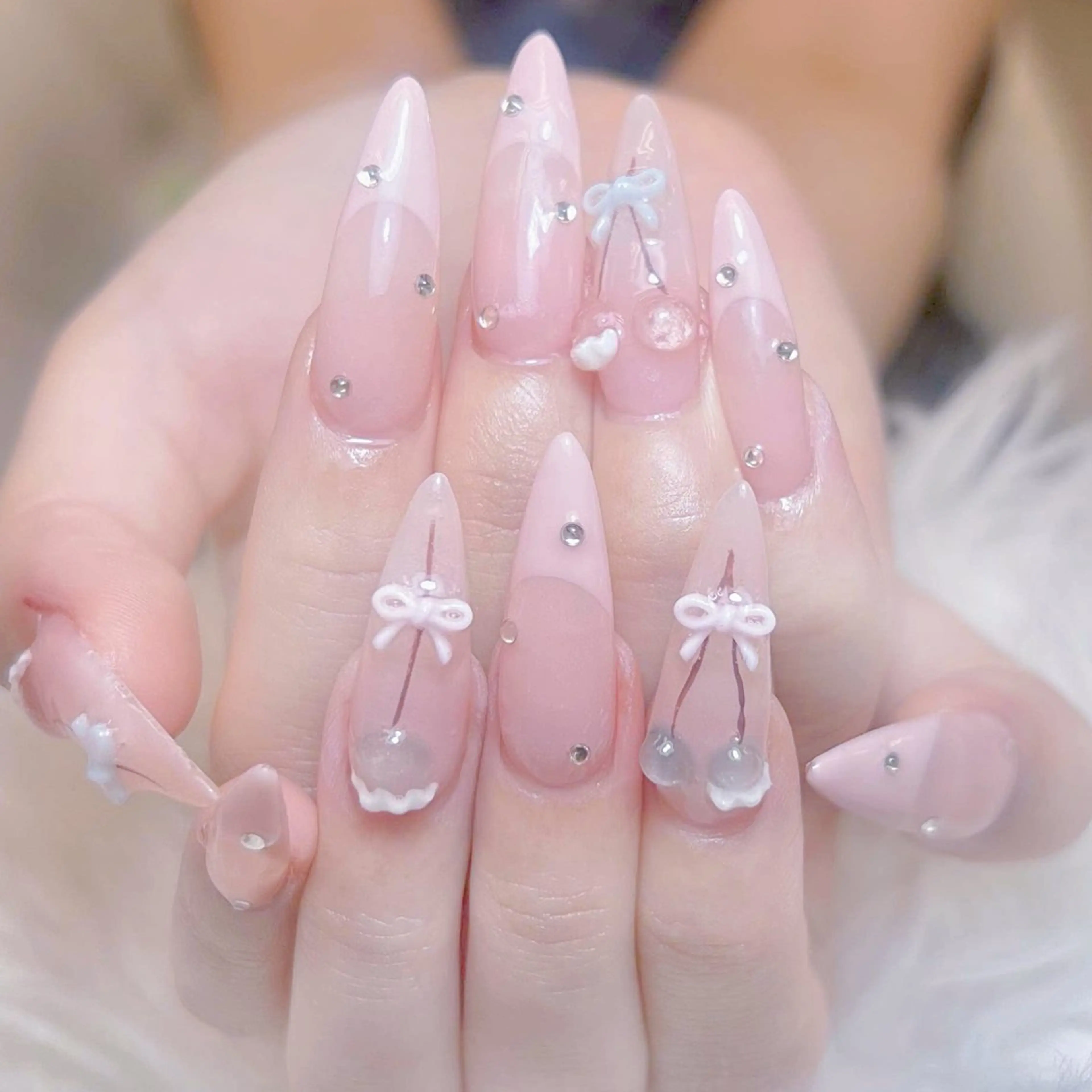 ネイル チークネイル 長さ出し フレンチネイル ジェルネイル ガラスフレンチ ハンドネイル anh nail anne🤍のネイルデザイン