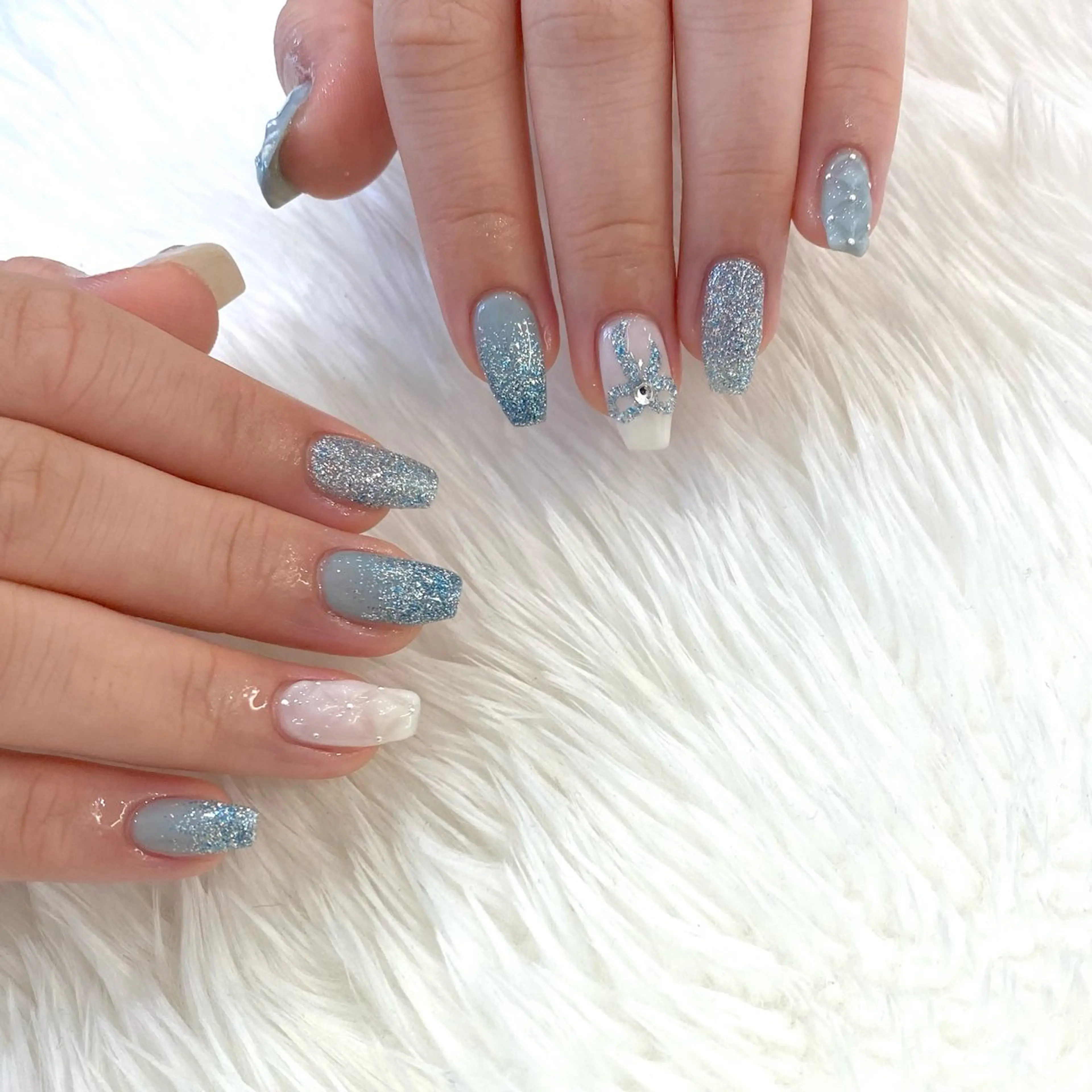 ネイル ブルー グラデーション キラキラネイル ラメ(グリッター) 持ち込み Nailsalon Merci所属・Merci momoのネイルデザイン