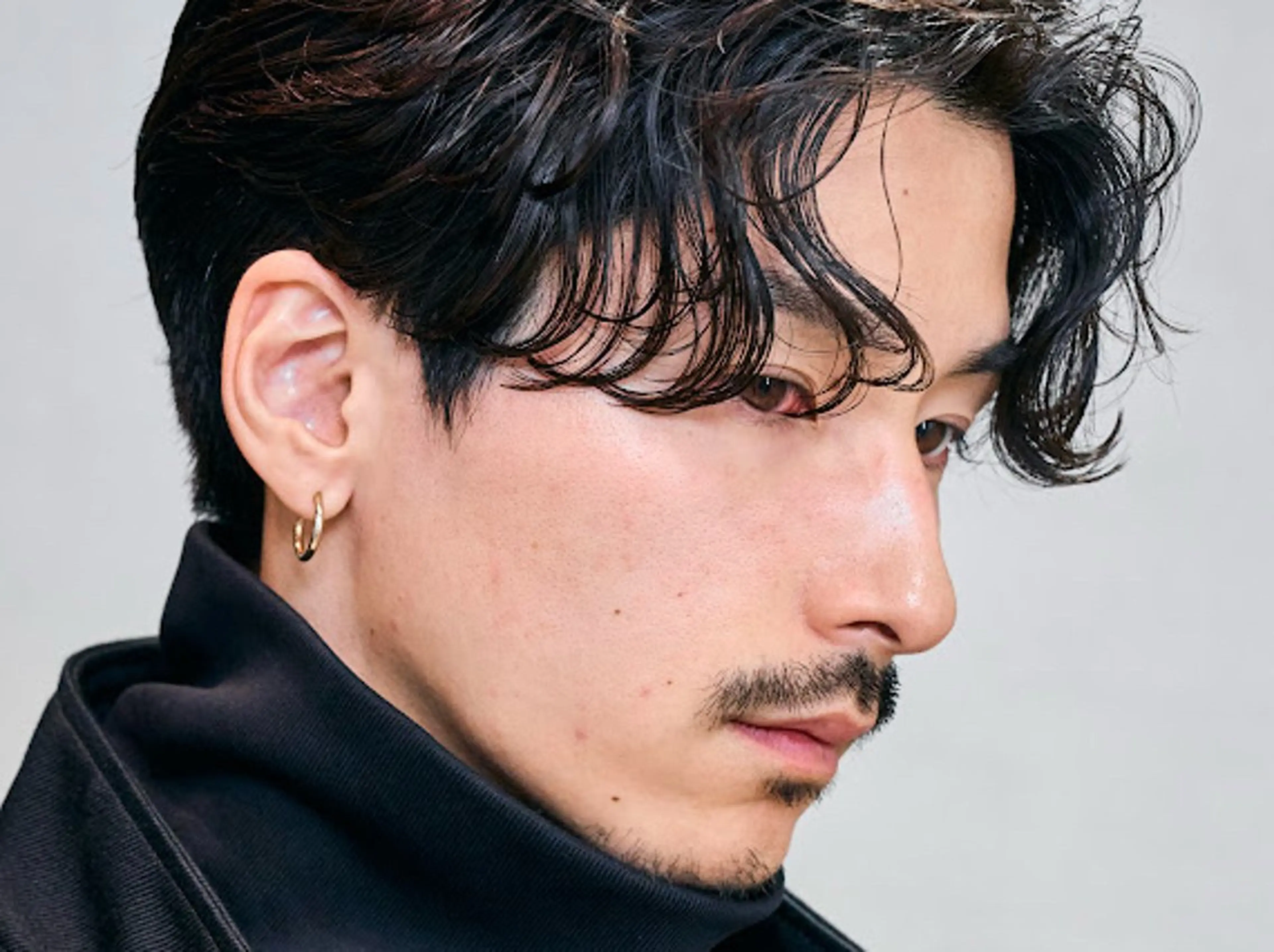 ショート カラー パーマ メンズ フェザーパーマ メンズパーマ プードルパーマ メンズツイストパーマ ツイストスパイラルパーマ 冨永 圭人のヘアスタイル