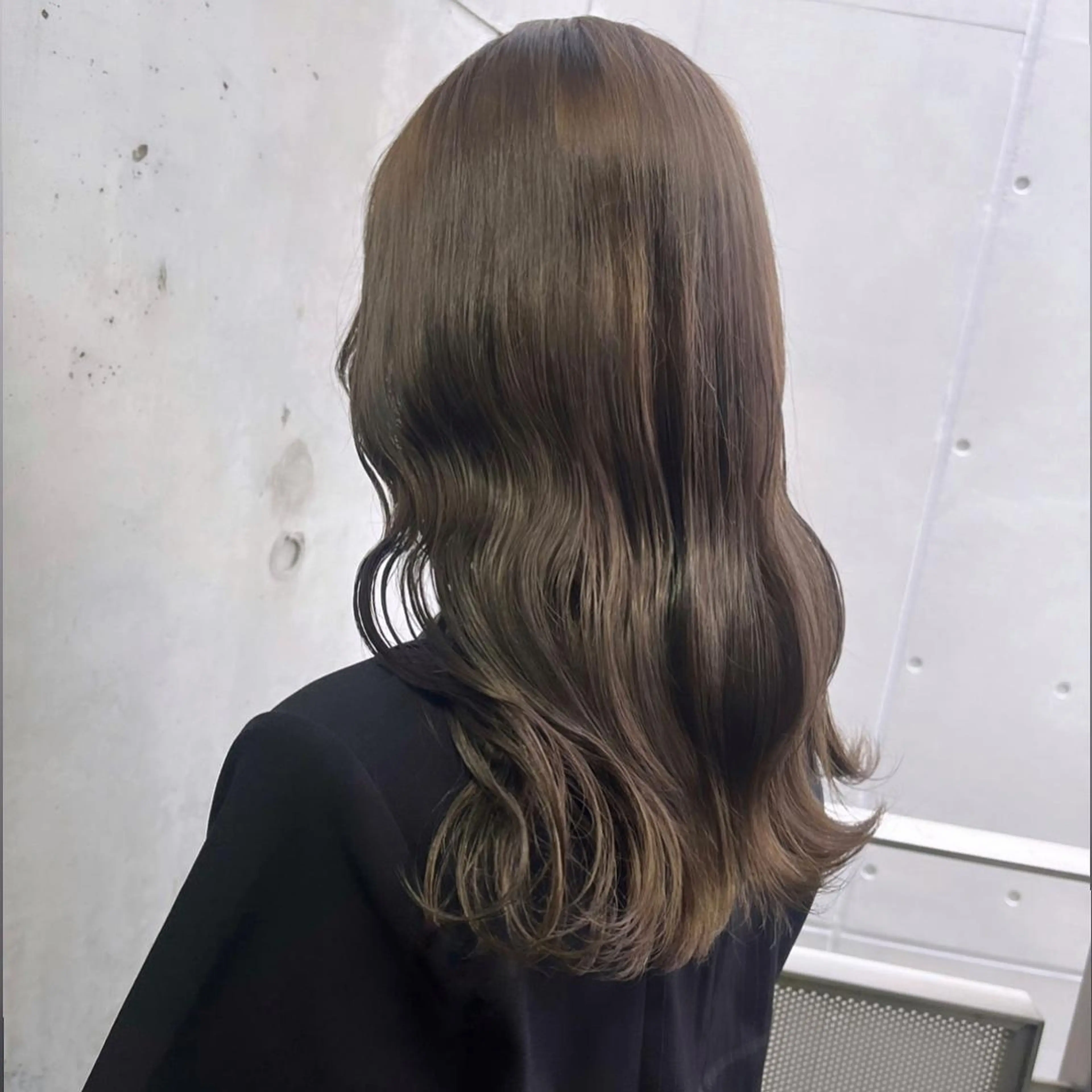 セミロング カラー ベージュカラー ブラウンカラー ブラウンベージュ 透明感カラー グレージュ カット ヘアカラー トリートメント ヘッドスパ ヘアセット カジュアルを女っぽく 𝗮𝘆𝗮𝗰𝗼のヘアスタイル