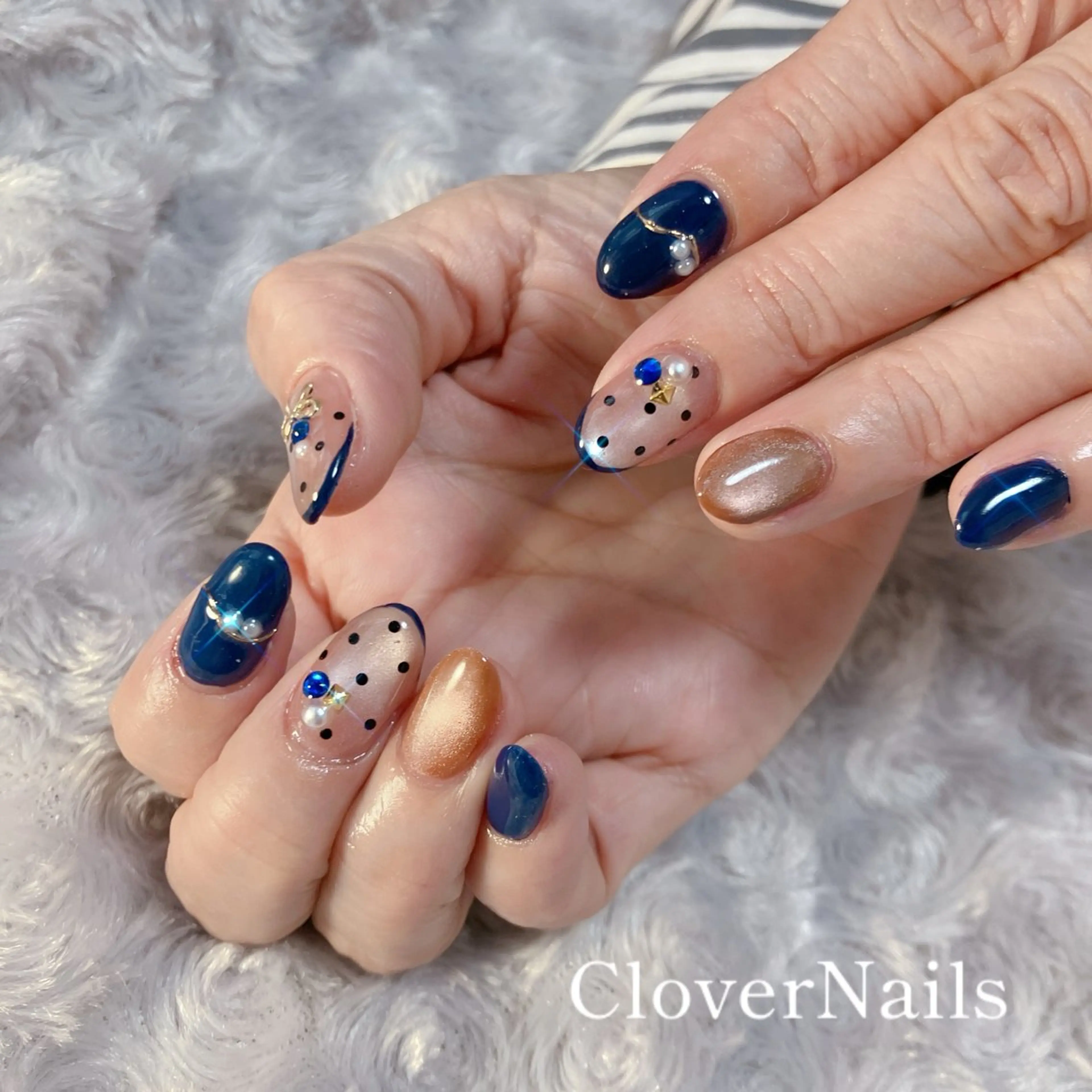 ネイル アートネイル マグネットネイル ミラーネイル 持ち込み ネイビー ハンドネイル 自宅ネイルサロン クロバーネイルのネイルデザイン