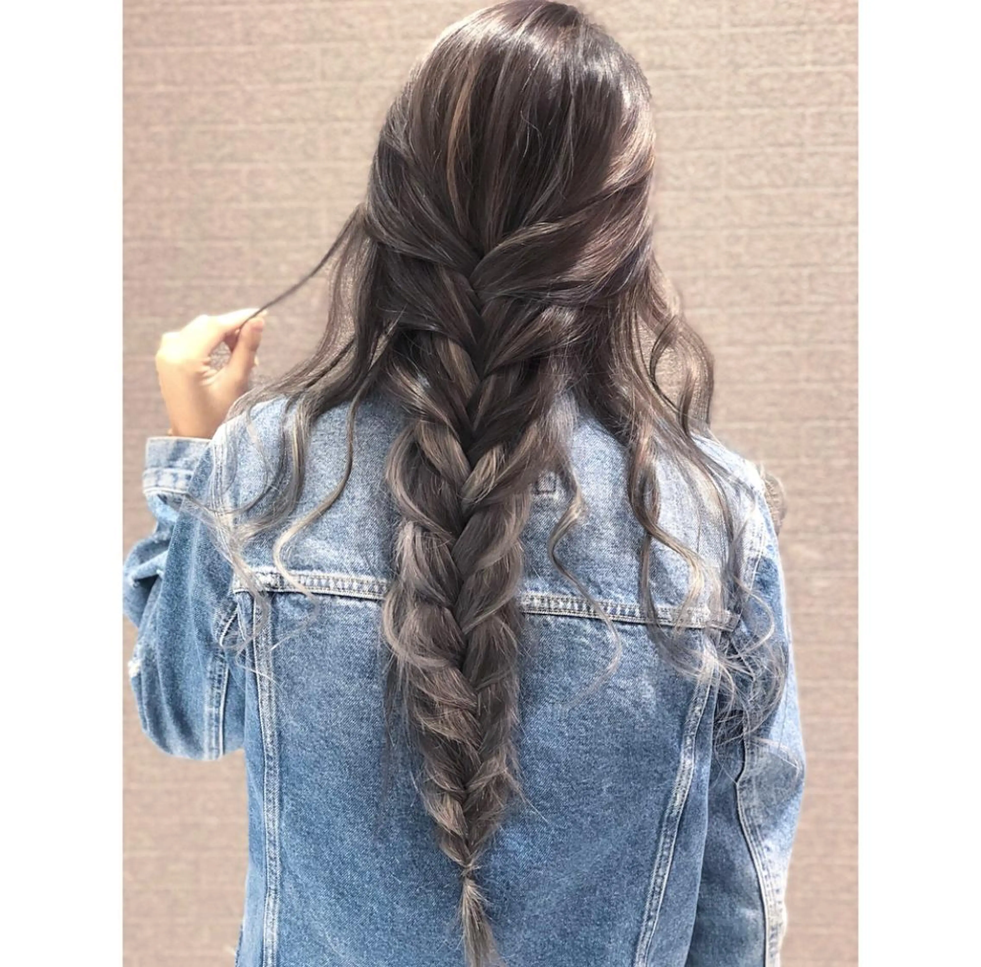 ロング カラー ヘアアレンジ バレイヤージュ デザインカラー グラデーションカラー ハイライトカラー ハイトーンカラー アンドウ ユウ/ レイヤーカット/韓国のヘアスタイル