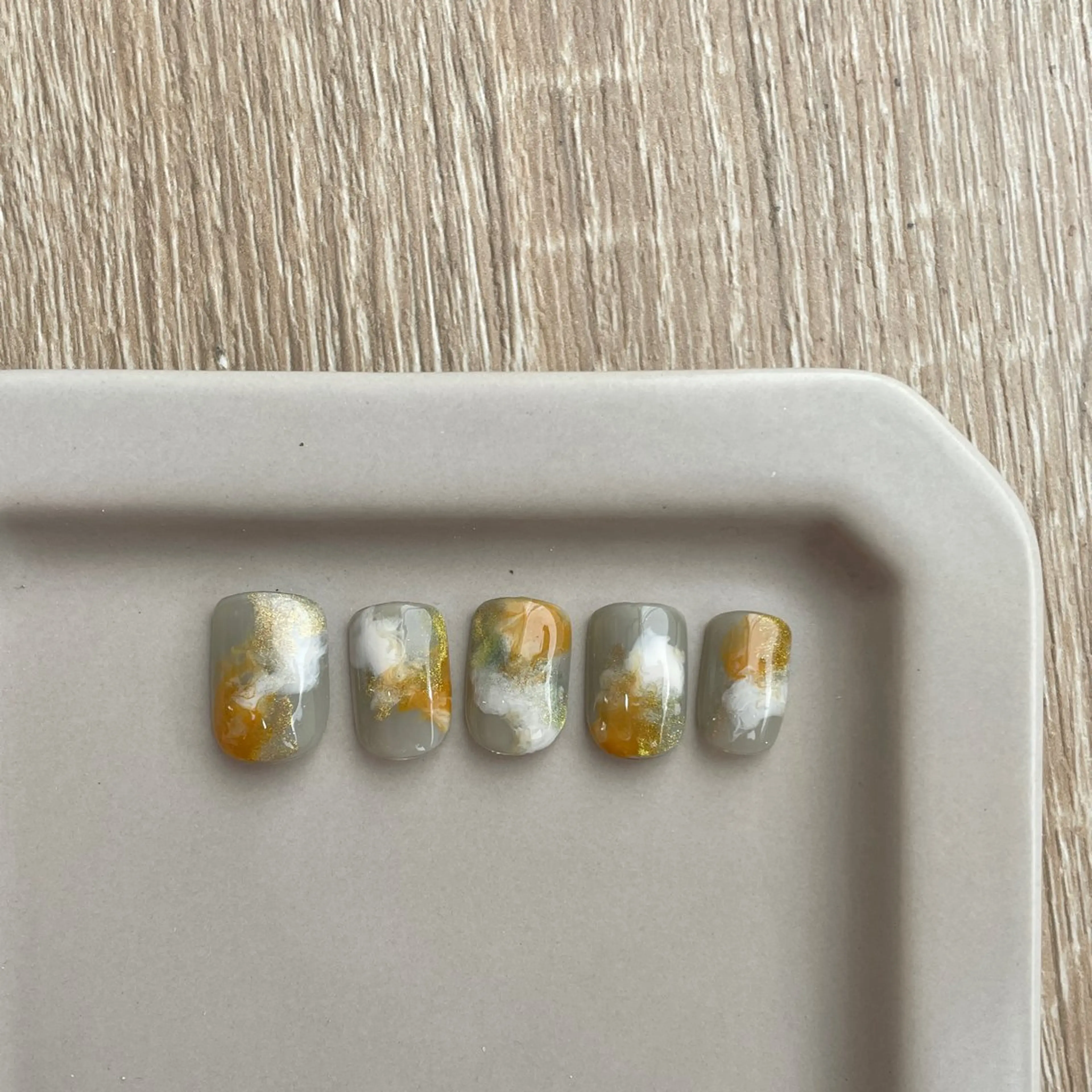 ネイル グリーン 氷ネイル・うるうるネイル 韓国ネイル マグネットネイル ニュアンスネイル 園田 ソノダのネイルデザイン