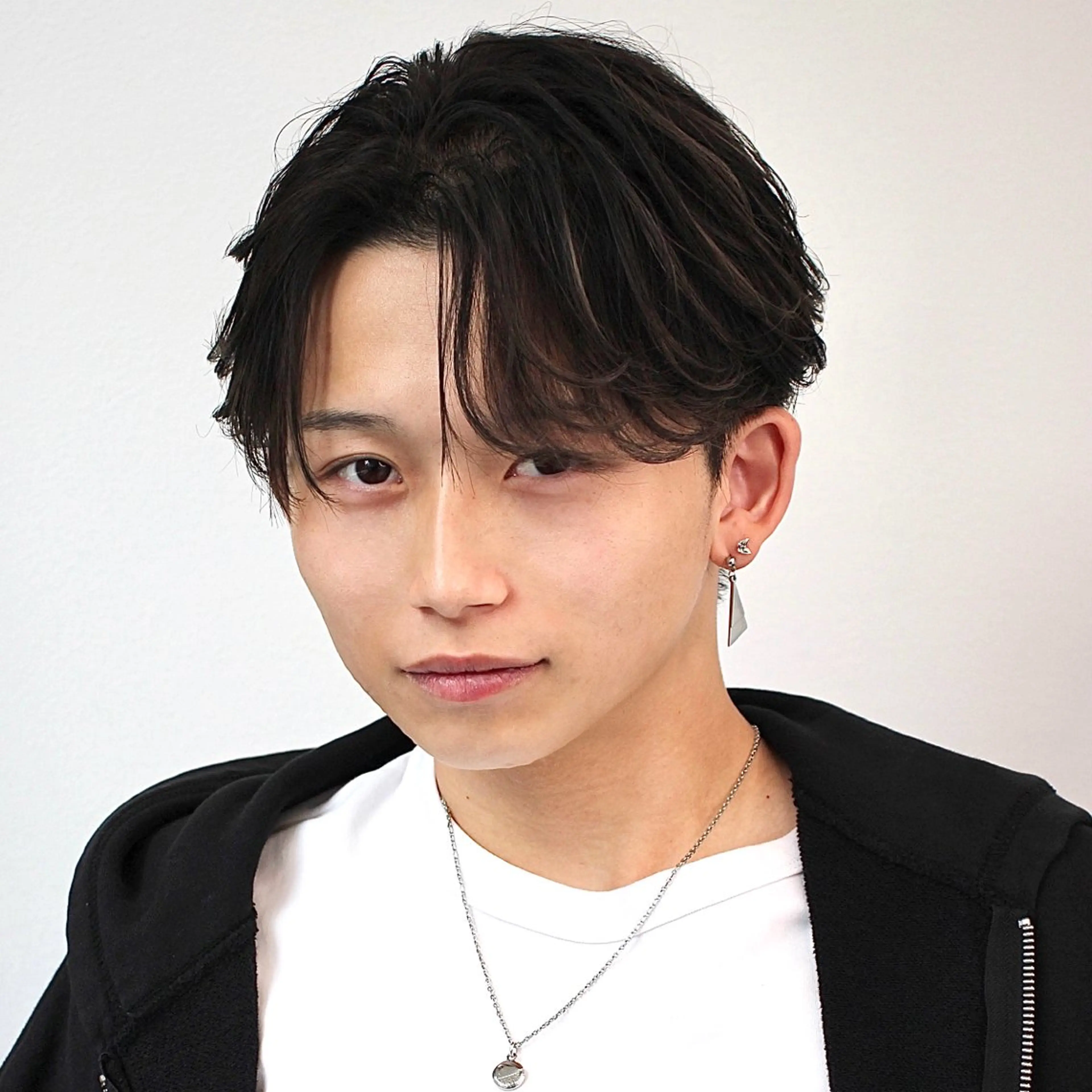 メンズ カット ヘアセット ラウンドマッシュ/ フェザーショート大阪のヘアスタイル