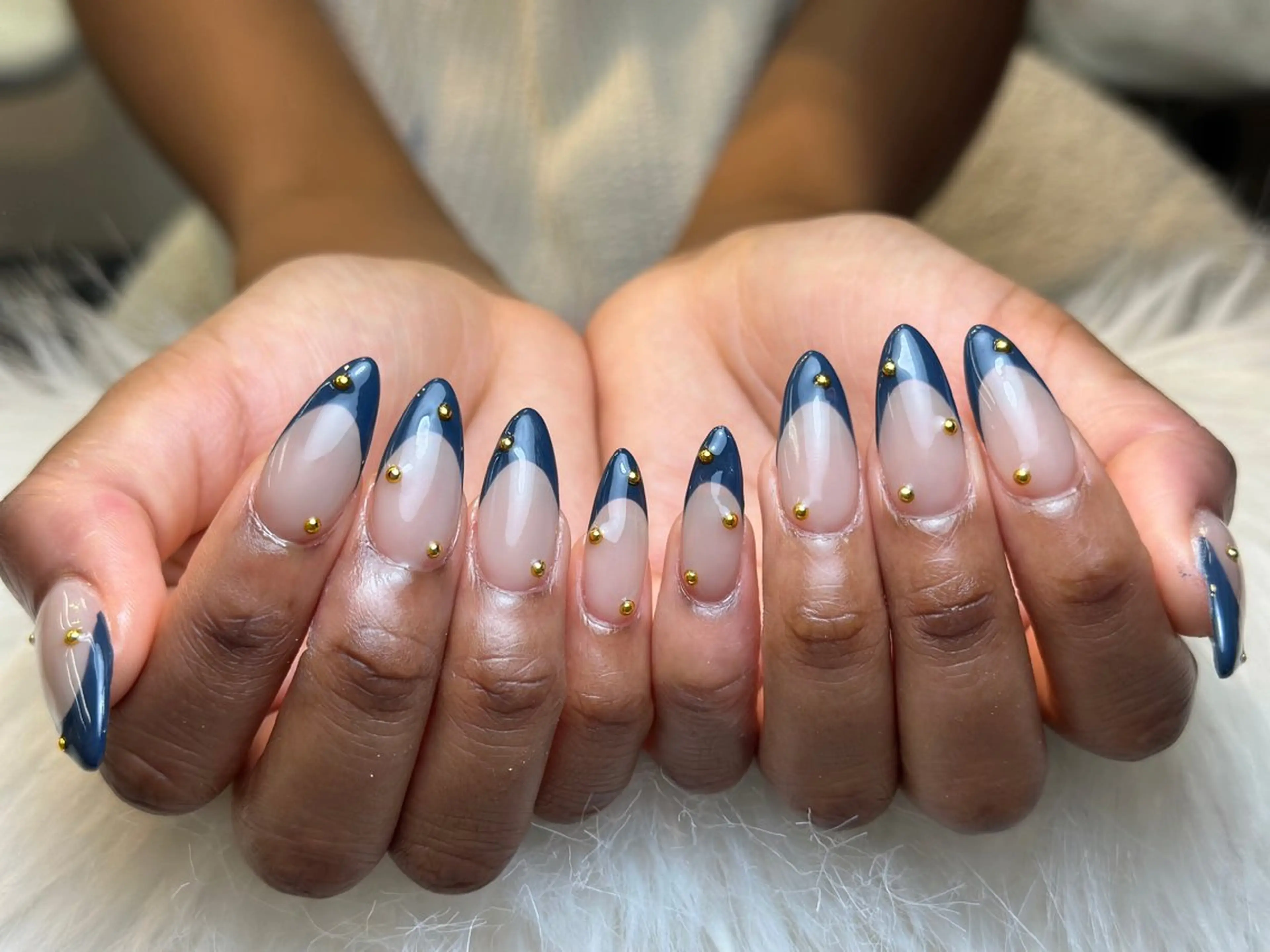 ネイル グラデーション キラキラネイル ワンカラーネイル 冬ネイル Jenn Nail Salonのネイルデザイン