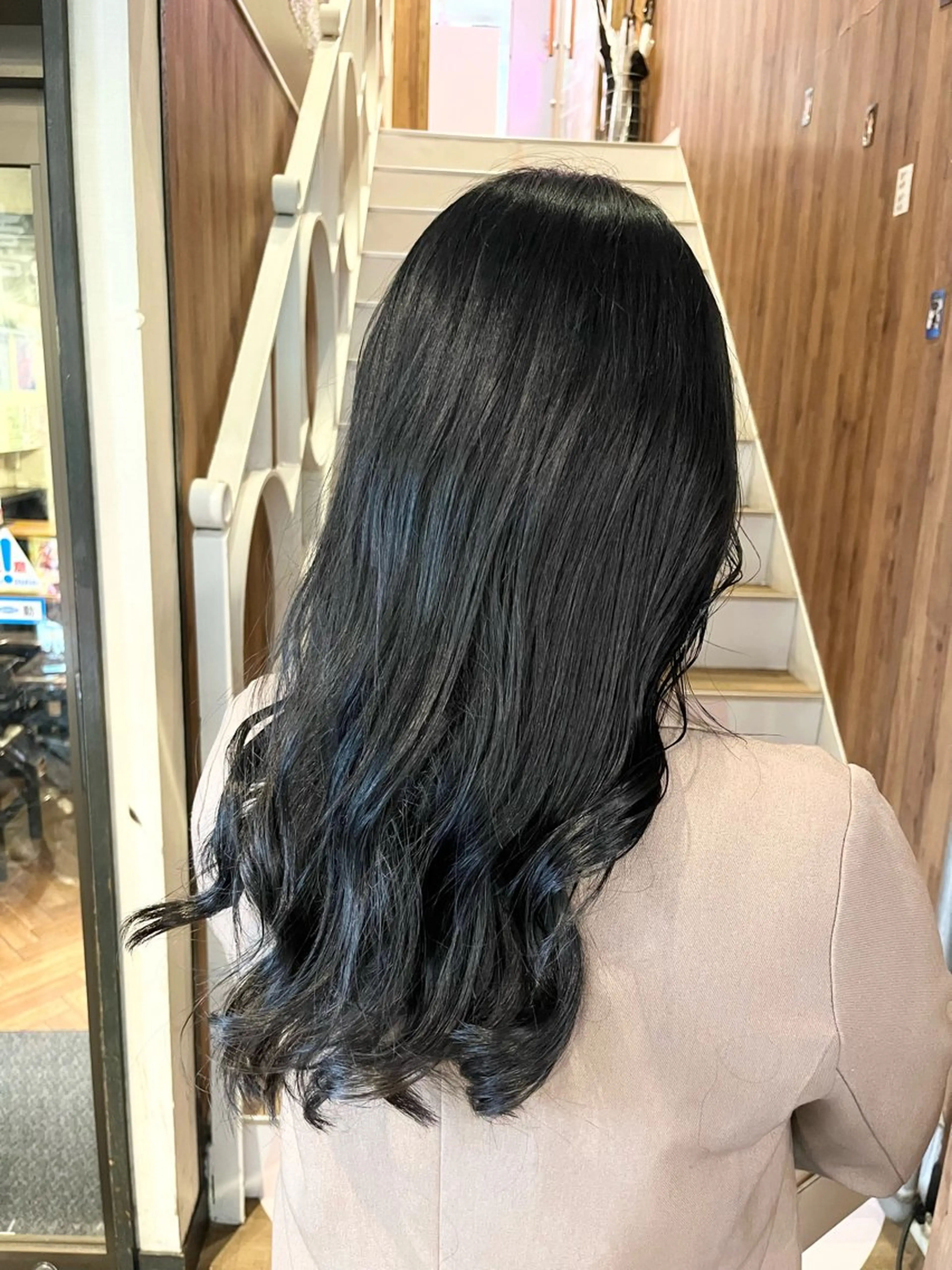 カラー 黒髪 ブルーカラー ブルーブラック 透明感カラー ヘアカラー トリートメント 【暗め透明感カラー】 【インナー】小島良太のヘアスタイル