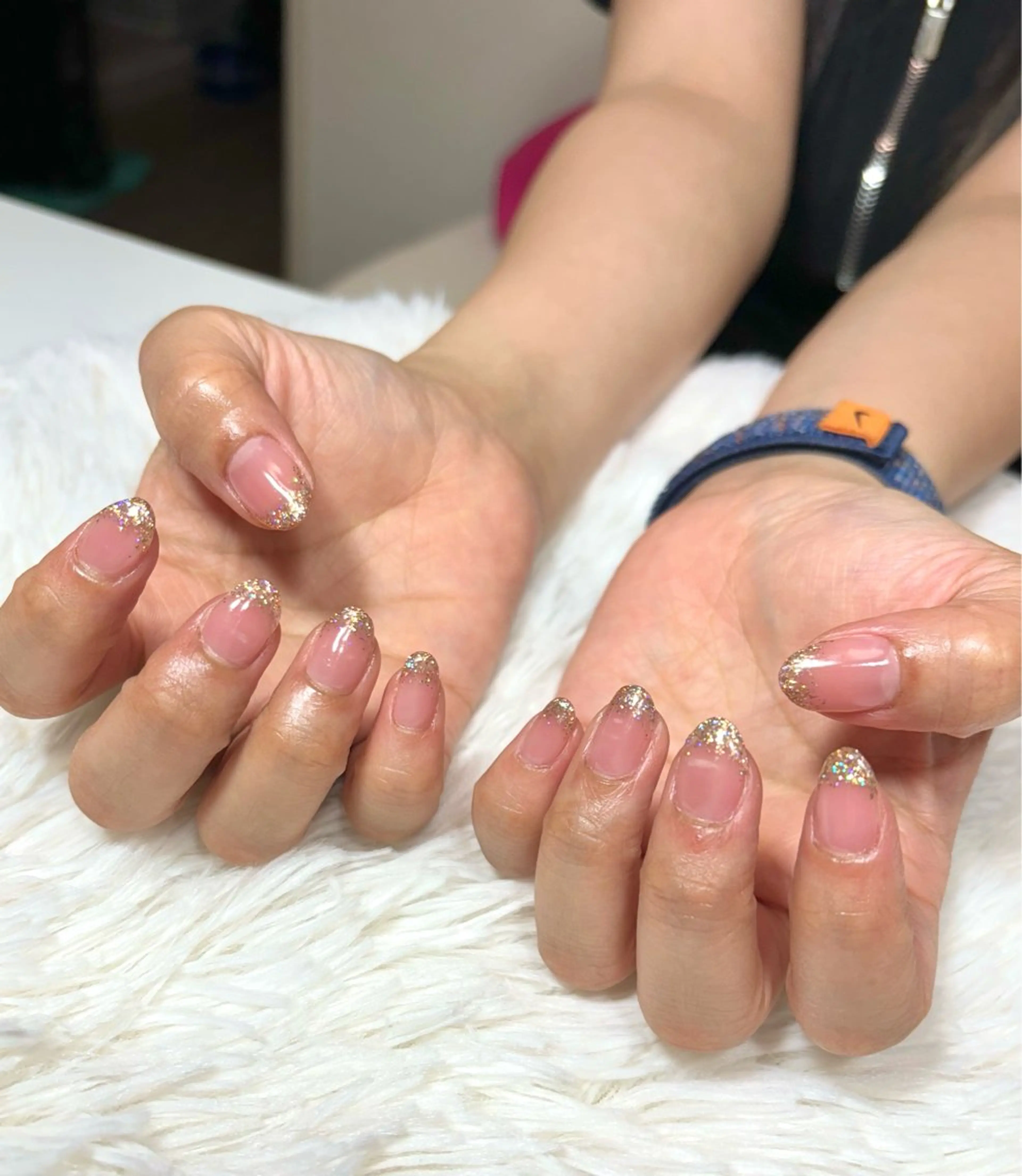 ネイル グラデーション ラメ(グリッター) ラメグラデーション オフィスネイル ピンク ハンドネイル LUANA n'sのネイルデザイン