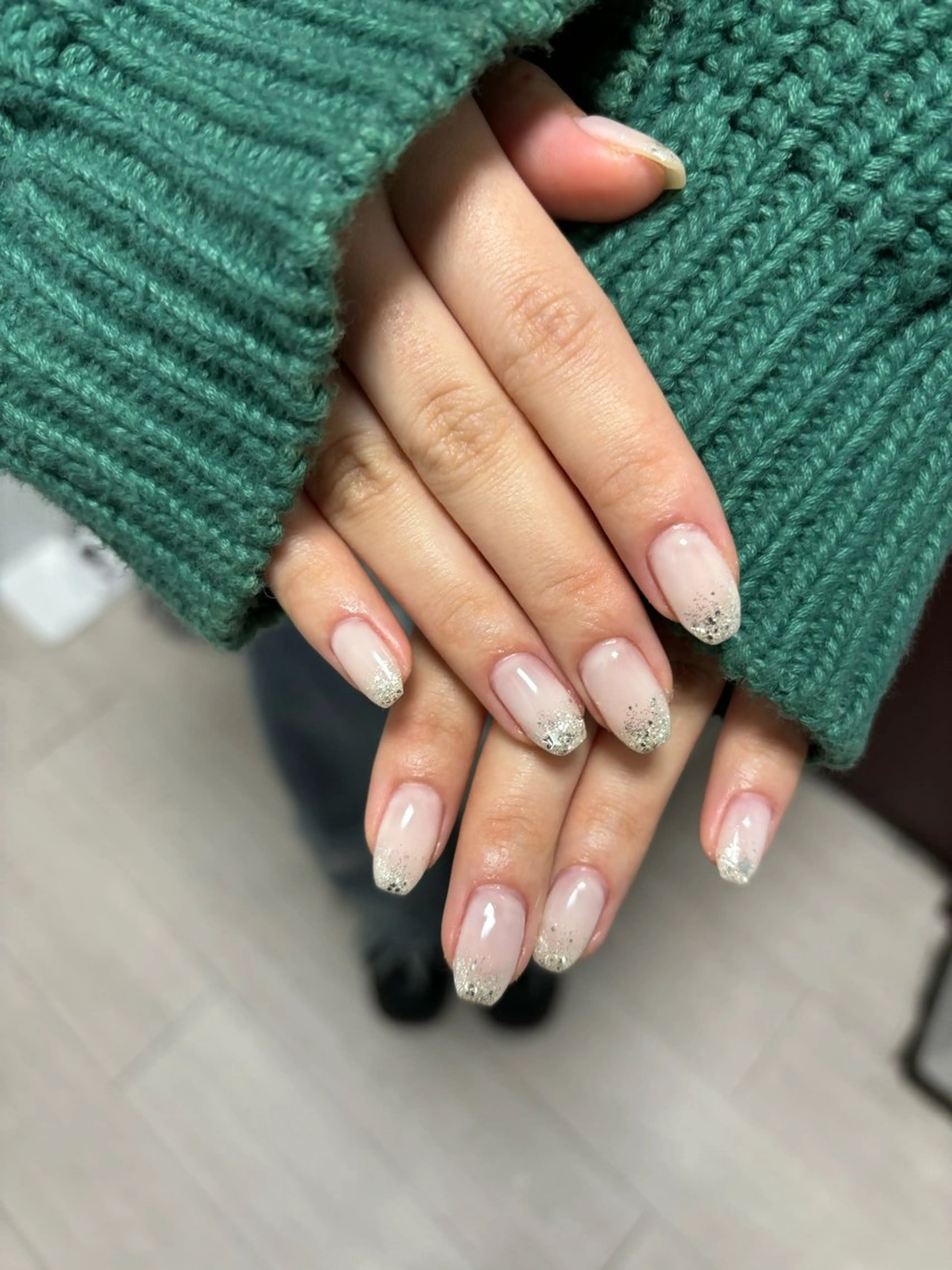 ネイル グラデーション ラメ(グリッター) ラメグラデーション ワンカラーネイル シルバー ハンドネイル Lani🌈Nail Konatsuのネイルデザイン