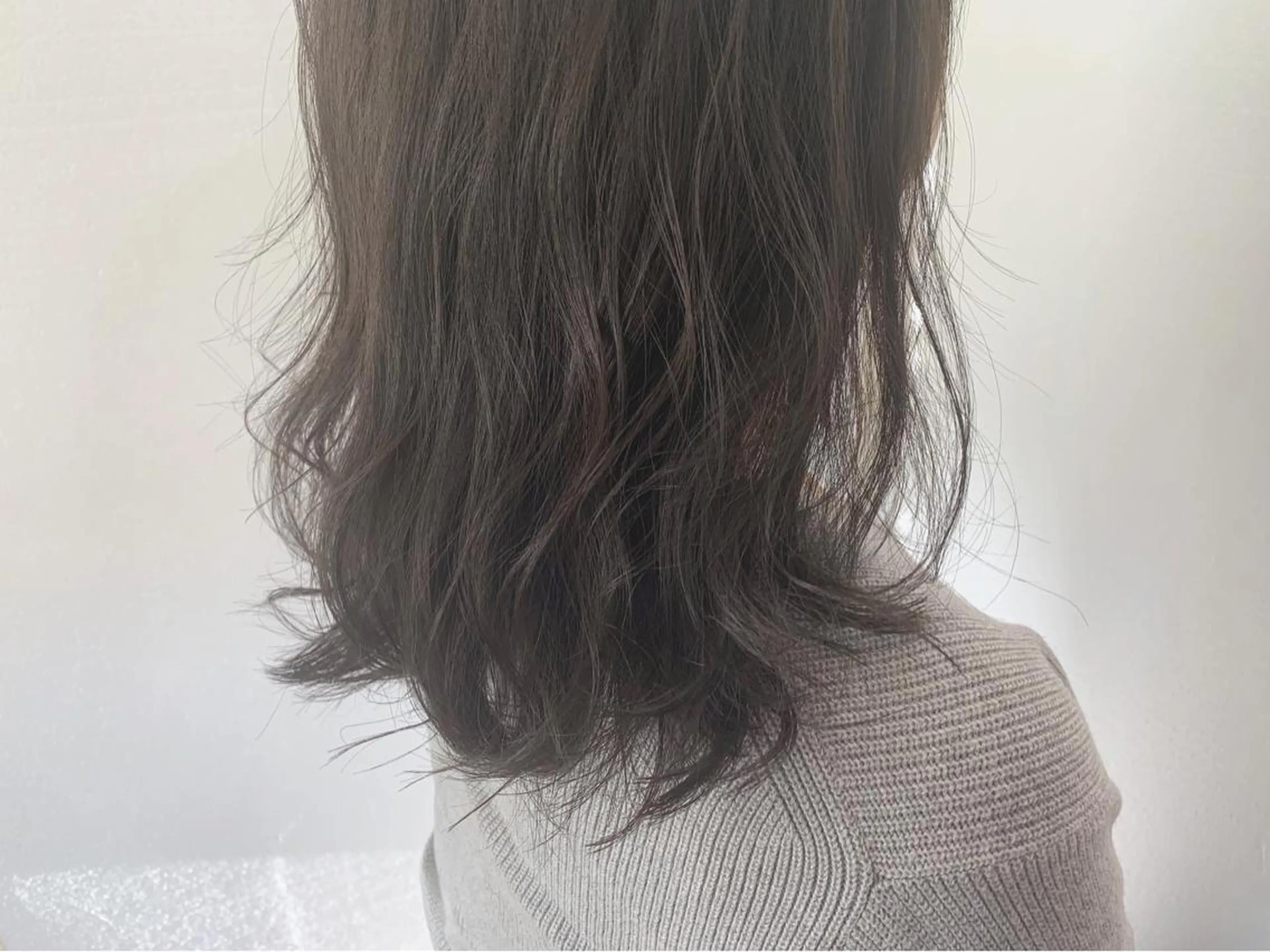 セミロング カラー グレージュ カット ヘアカラー トリートメント 【Uneユヌ】菊地 春那のヘアスタイル
