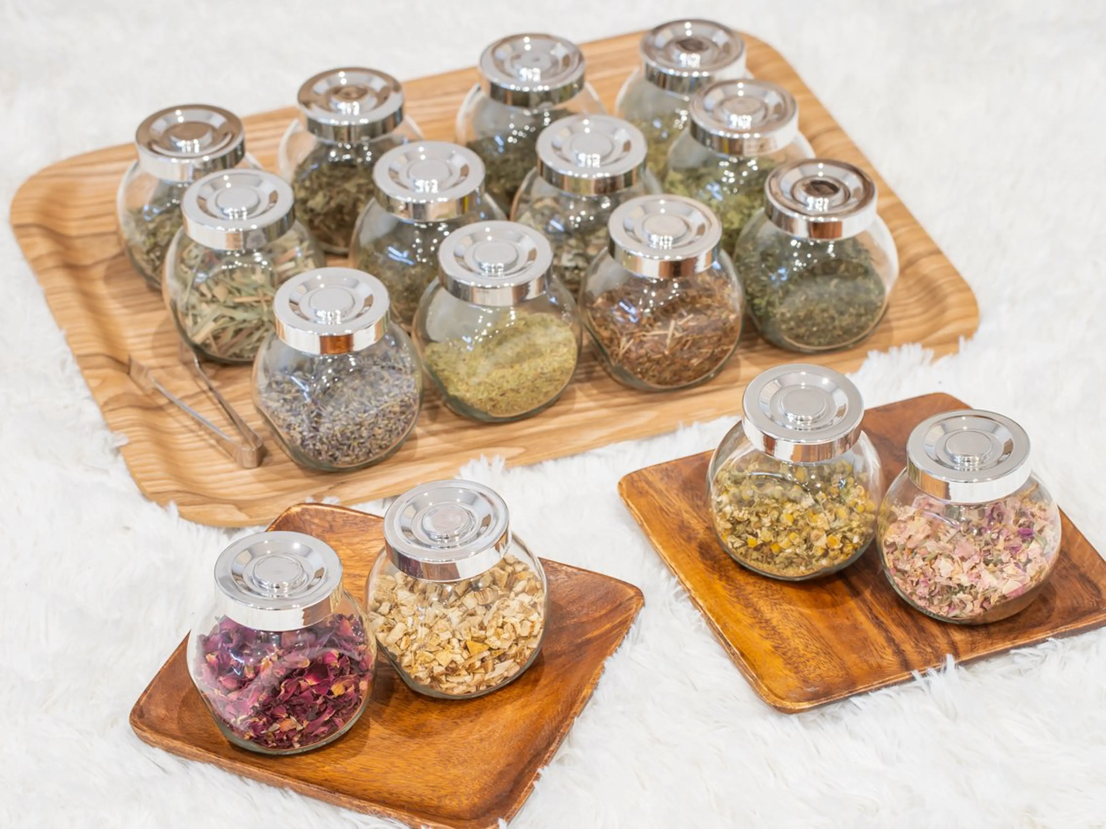 【自分好みのハーブをブレンド★】よもぎ蒸し30分（ミネラルウォーター付き）の写真