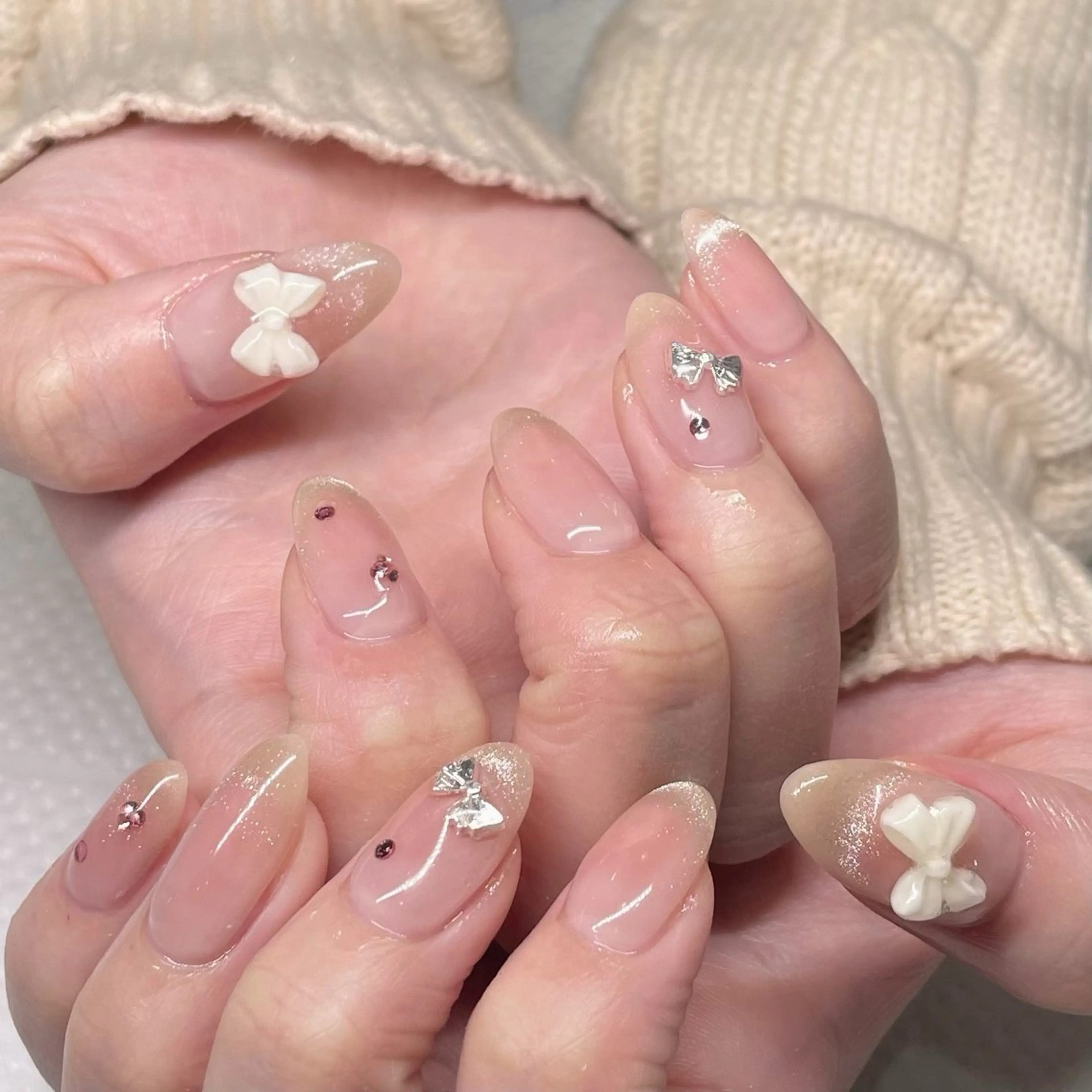 ネイル チークネイル フレンチネイル マグネットネイル マグネットフレンチ ハンドネイル Ricnail☾ ayanoのネイルデザイン