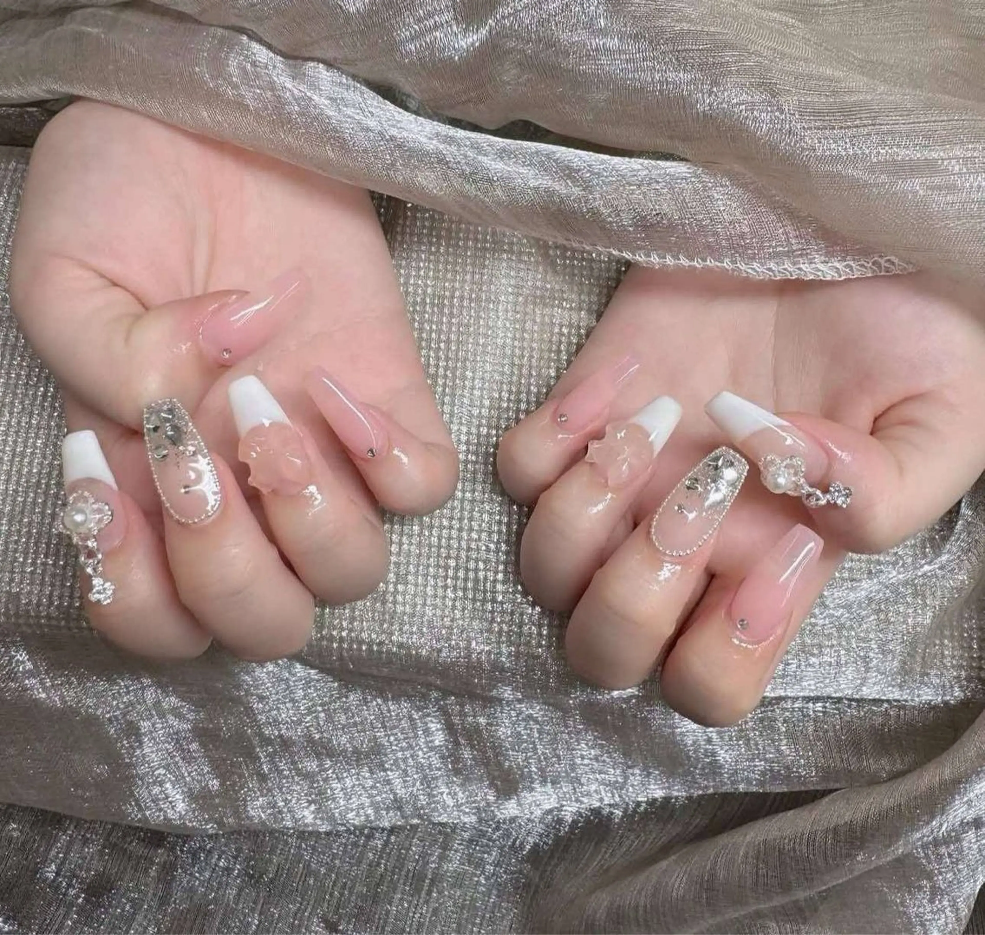 ネイル フレンチネイル ジェルネイル ハロウィン キラキラネイル 韓国ネイル H.baby Nail Salonのネイルデザイン