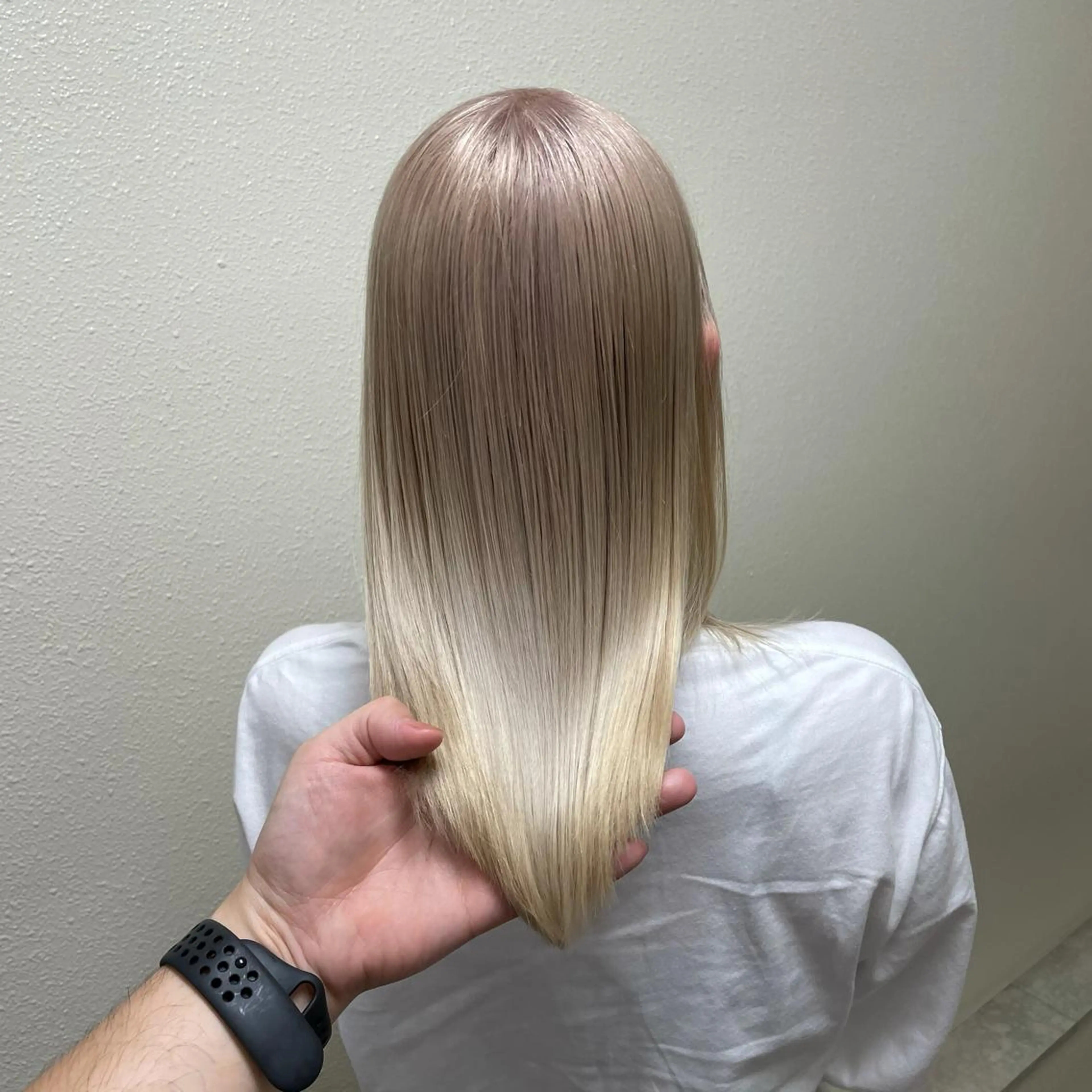 ミディアム カラー パーマ ヘアアレンジ メンズ キッズ ネイル マツエク・マツパ メンズバレイヤージュ メンズブリーチ メンズハイライト メンズハイトーン メンズインナーカラー トリートメント 髪質改善🇰🇷 レイヤーカット/梅田のヘアスタイル