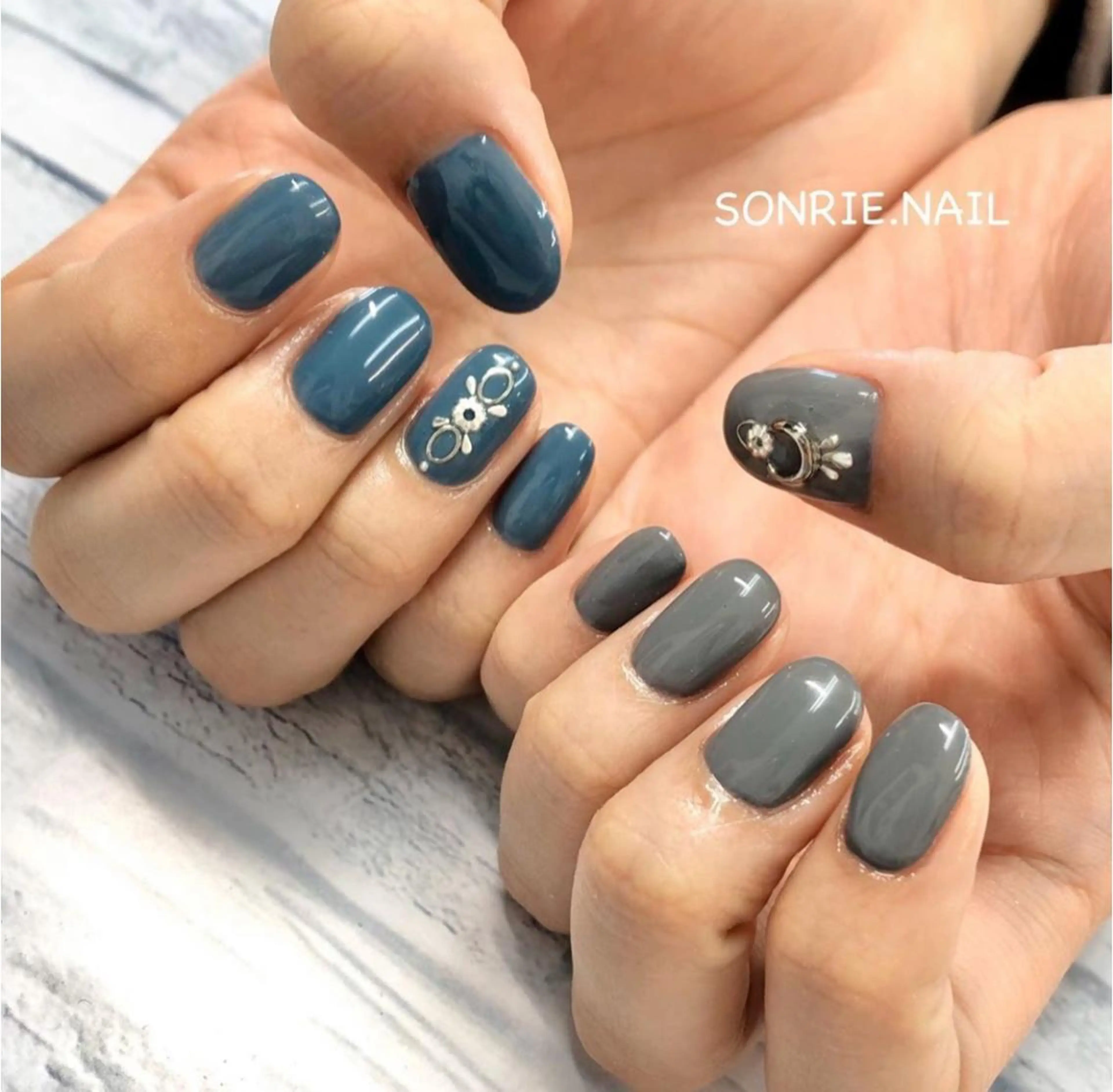 ネイル マツエク・マツパ 付け放題 アートネイル 美容室 ソンリエのヘアスタイル