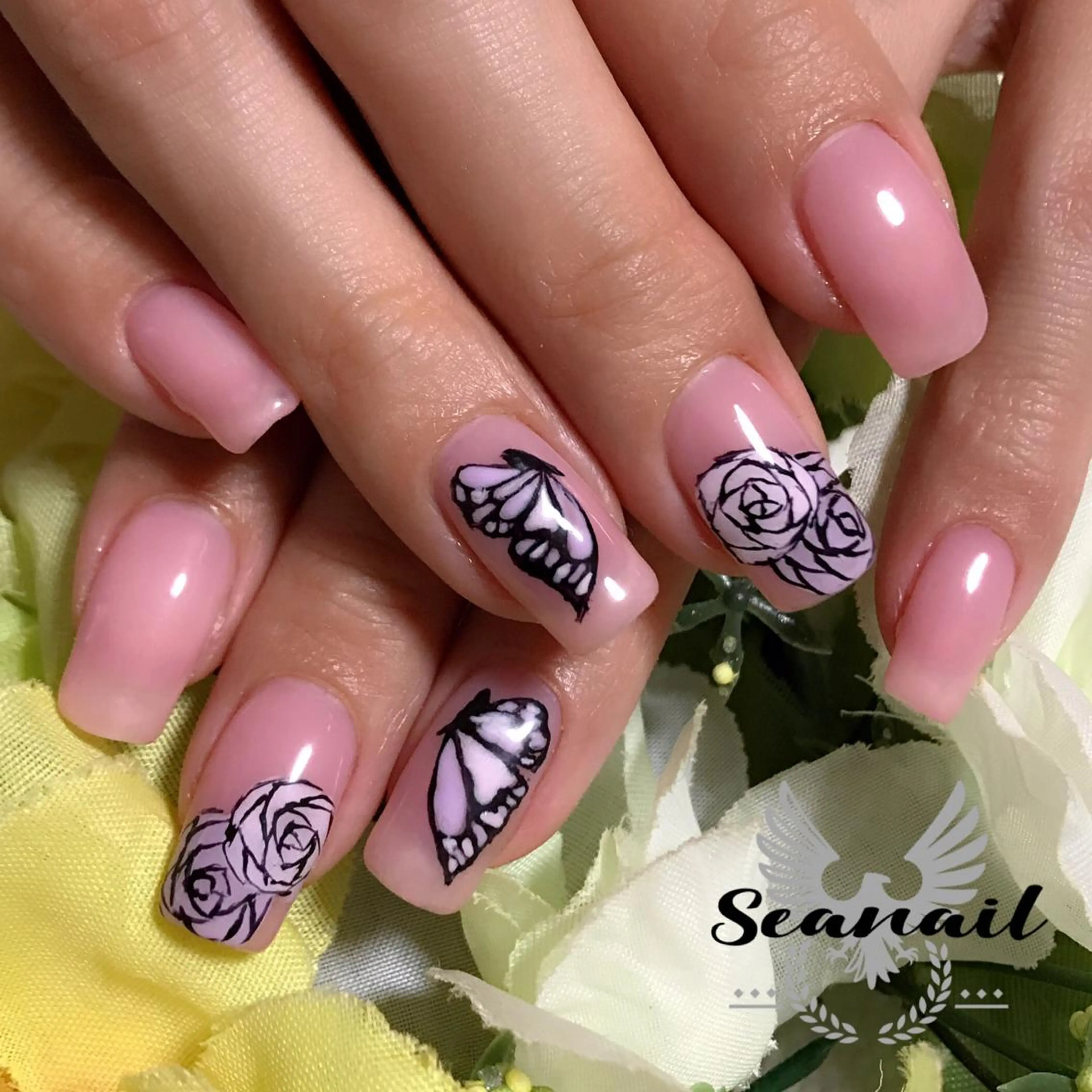 ネイル アートネイル フットネイル ジェルネイル 持ち込み 赤色 小尾 栞のネイルデザイン