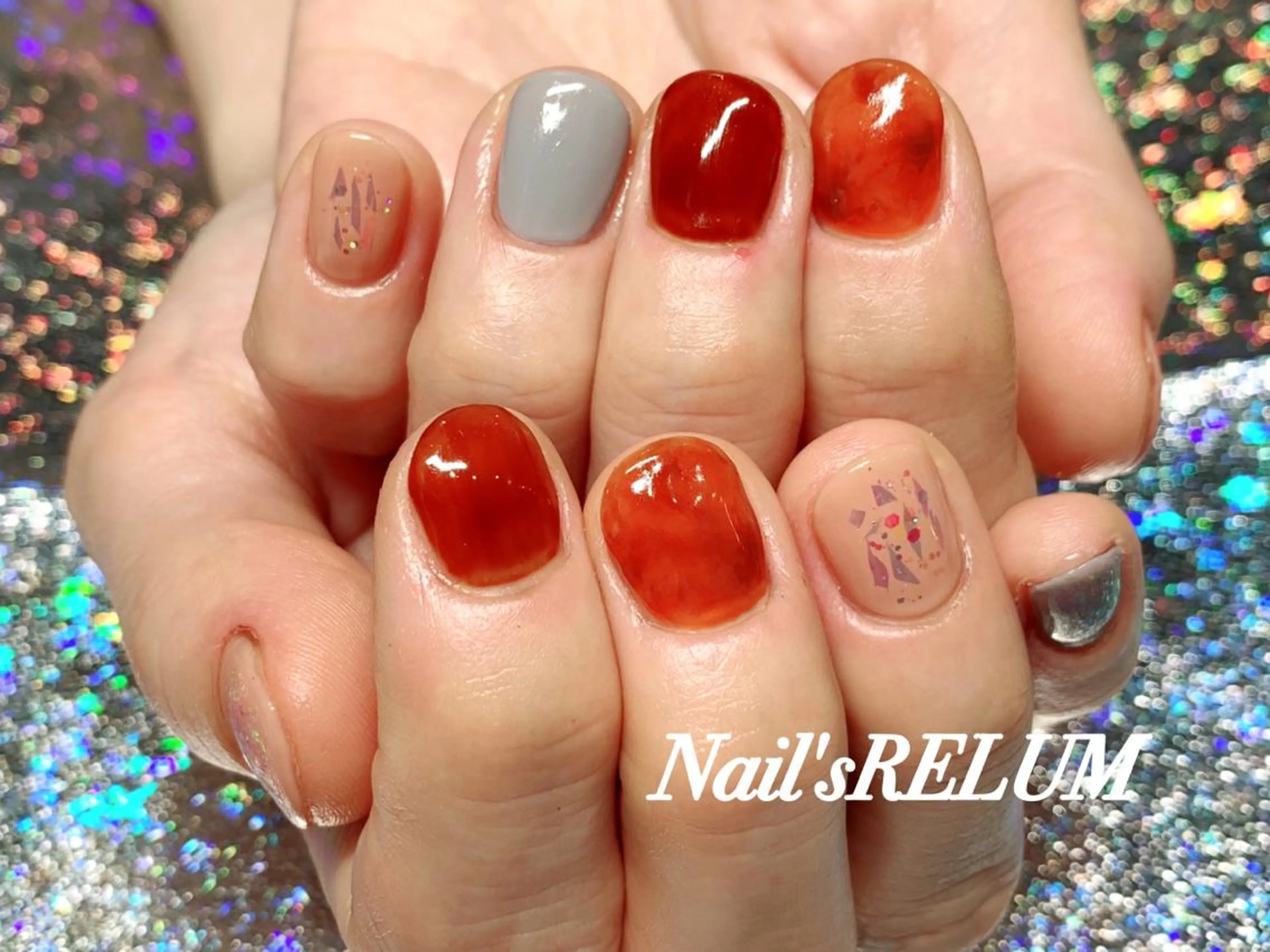 ネイル べっ甲ネイル キラキラネイル ハンドネイル THECOLORS所属・近貞 莉奈のネイルデザイン